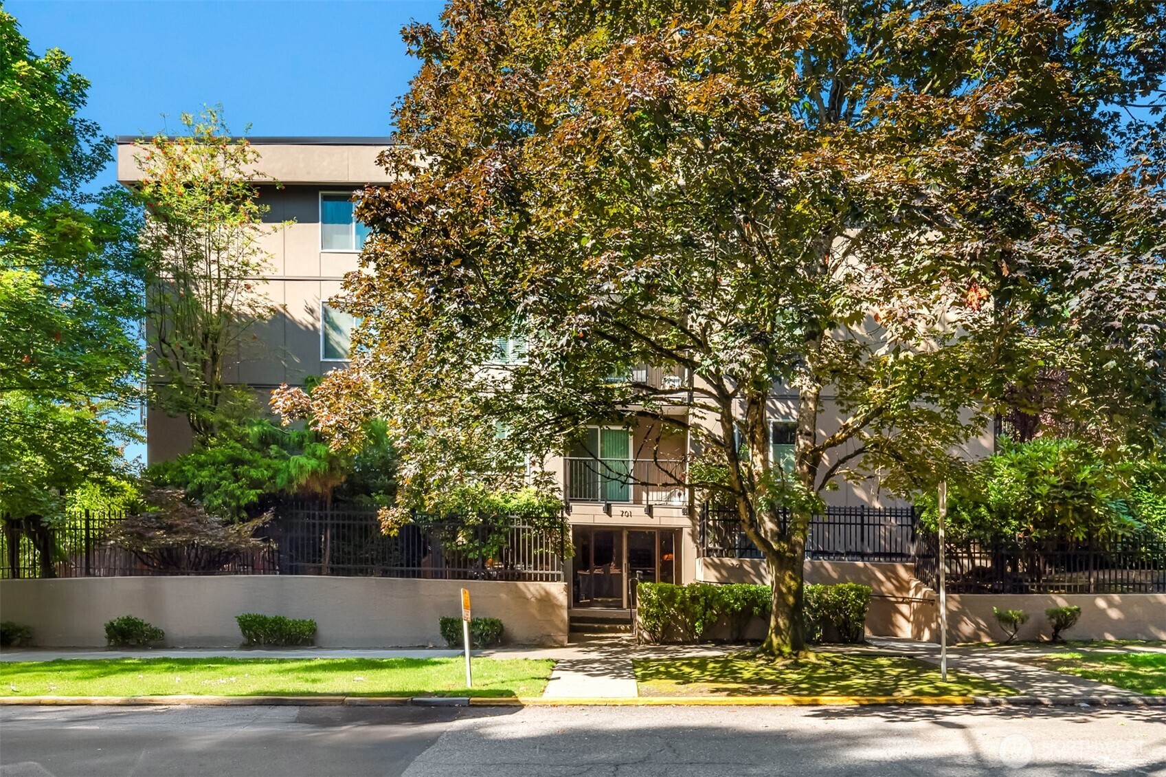 Seattle, Washington, 98122, United States, 2 Bedrooms Bedrooms, ,1 BathroomBathrooms,Residential,For Sale,1955628