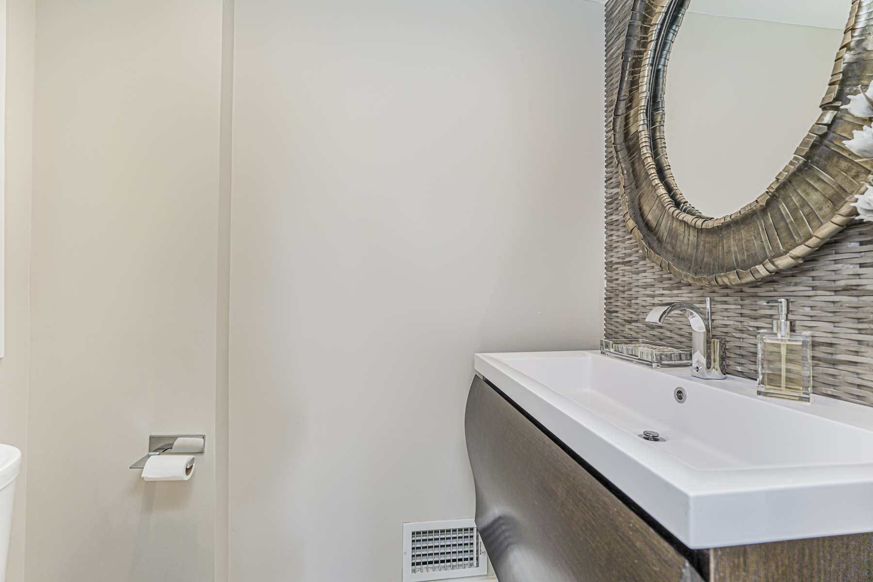 Staten Island, New York, 10304, United States, 4 Bedrooms Bedrooms, ,4 BathroomsBathrooms,Residential,For Sale,1949787