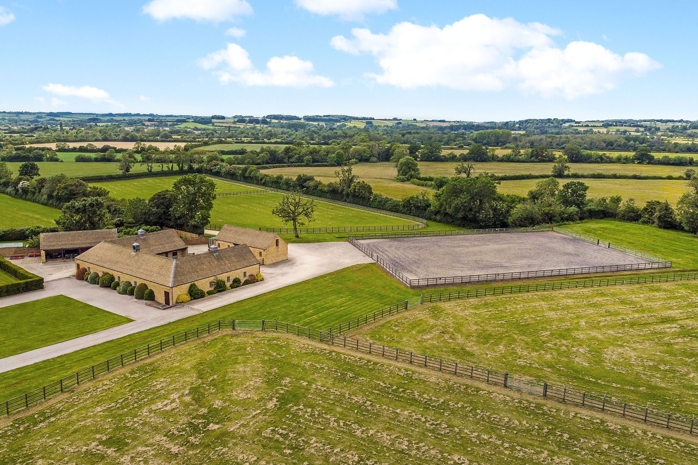  An Impressive Country Estate with Indoor Pool and Equestrian Facilities - 物件實景