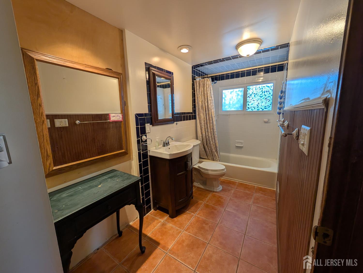 Old Bridge, New Jersey, 08857, United States, 3 Bedrooms Bedrooms, ,2 BathroomsBathrooms,Residential,For Sale,1849014