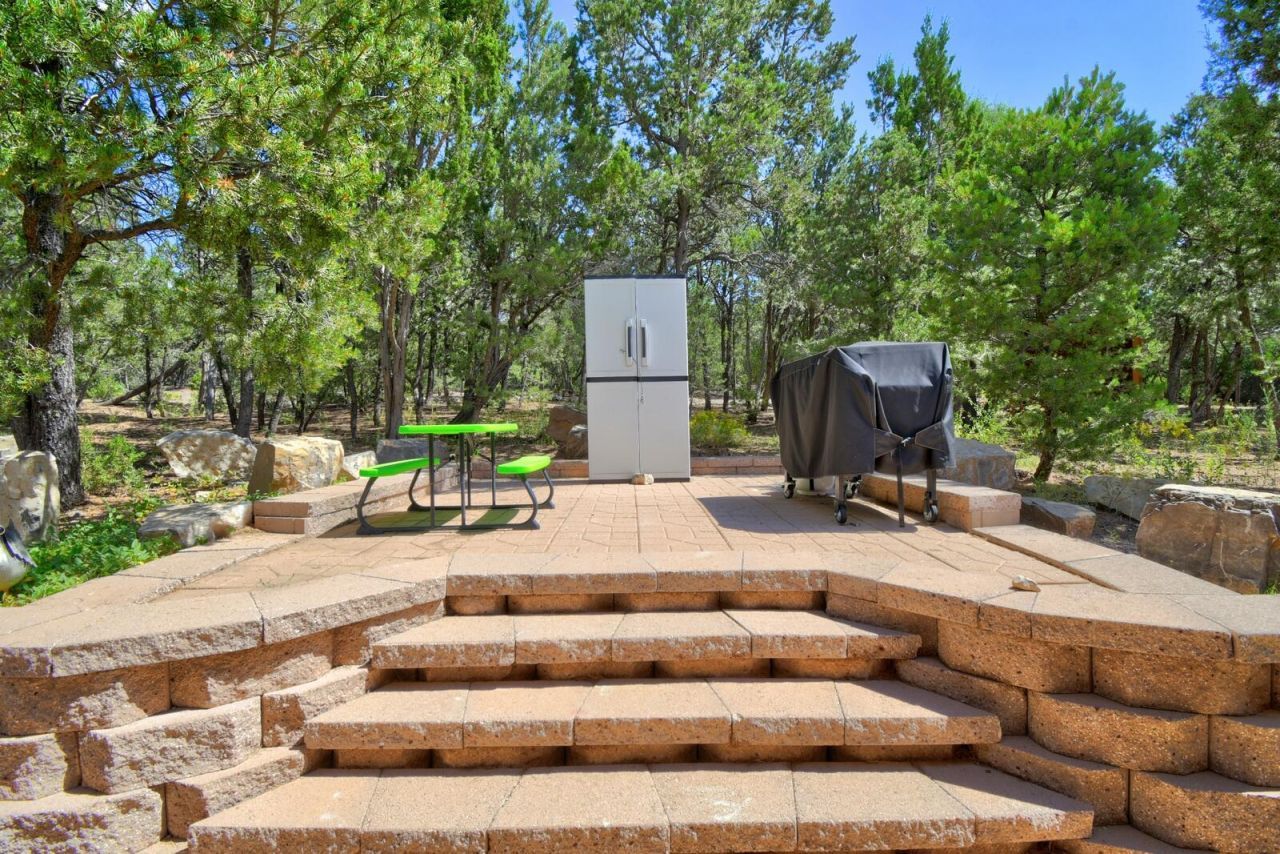Tijeras, New Mexico, 87059, United States, 3 Bedrooms Bedrooms, ,2 BathroomsBathrooms,Residential,For Sale,1924821