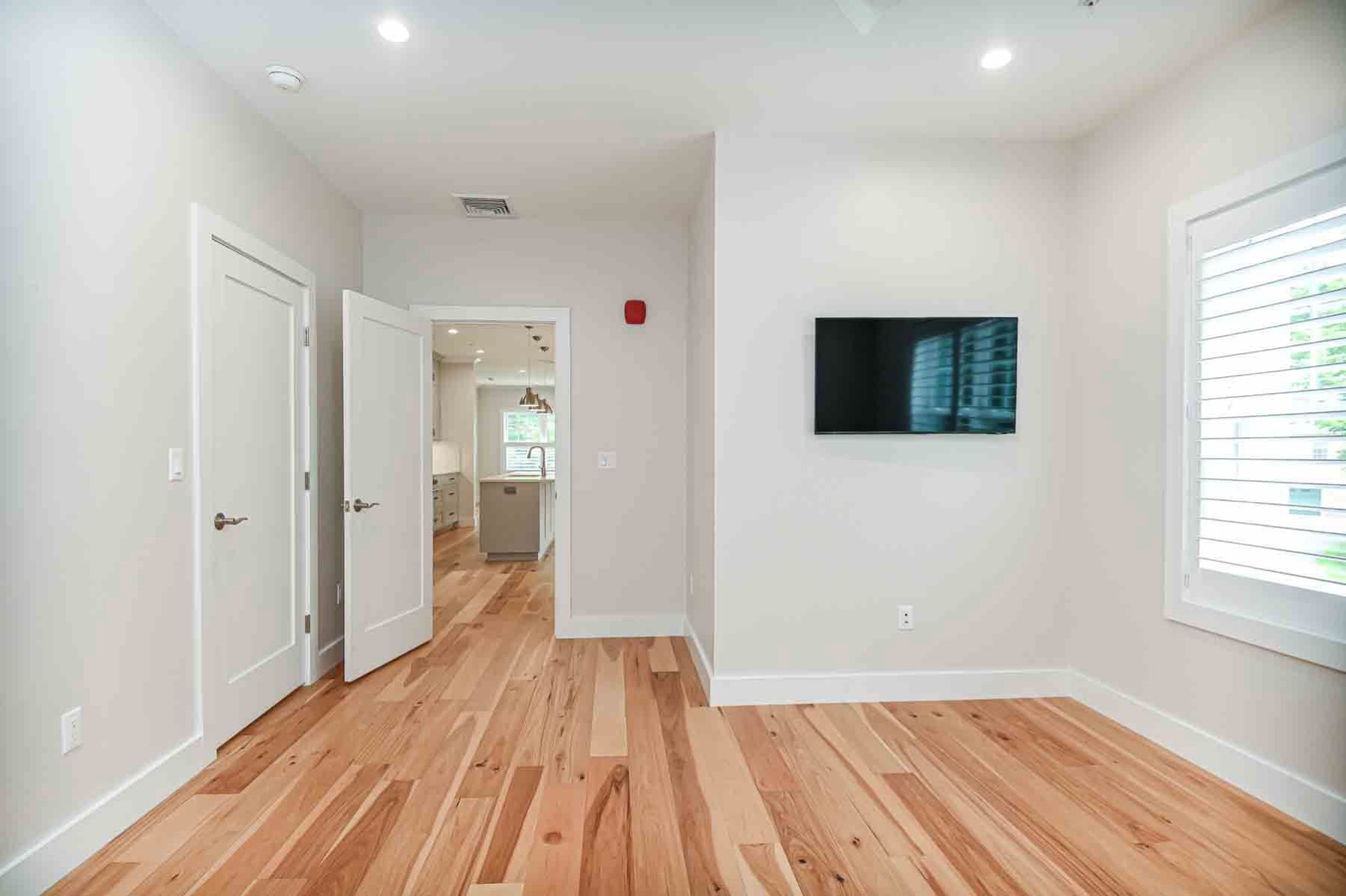  960 Sagamore Avenue, Unit 23 - 物件實景