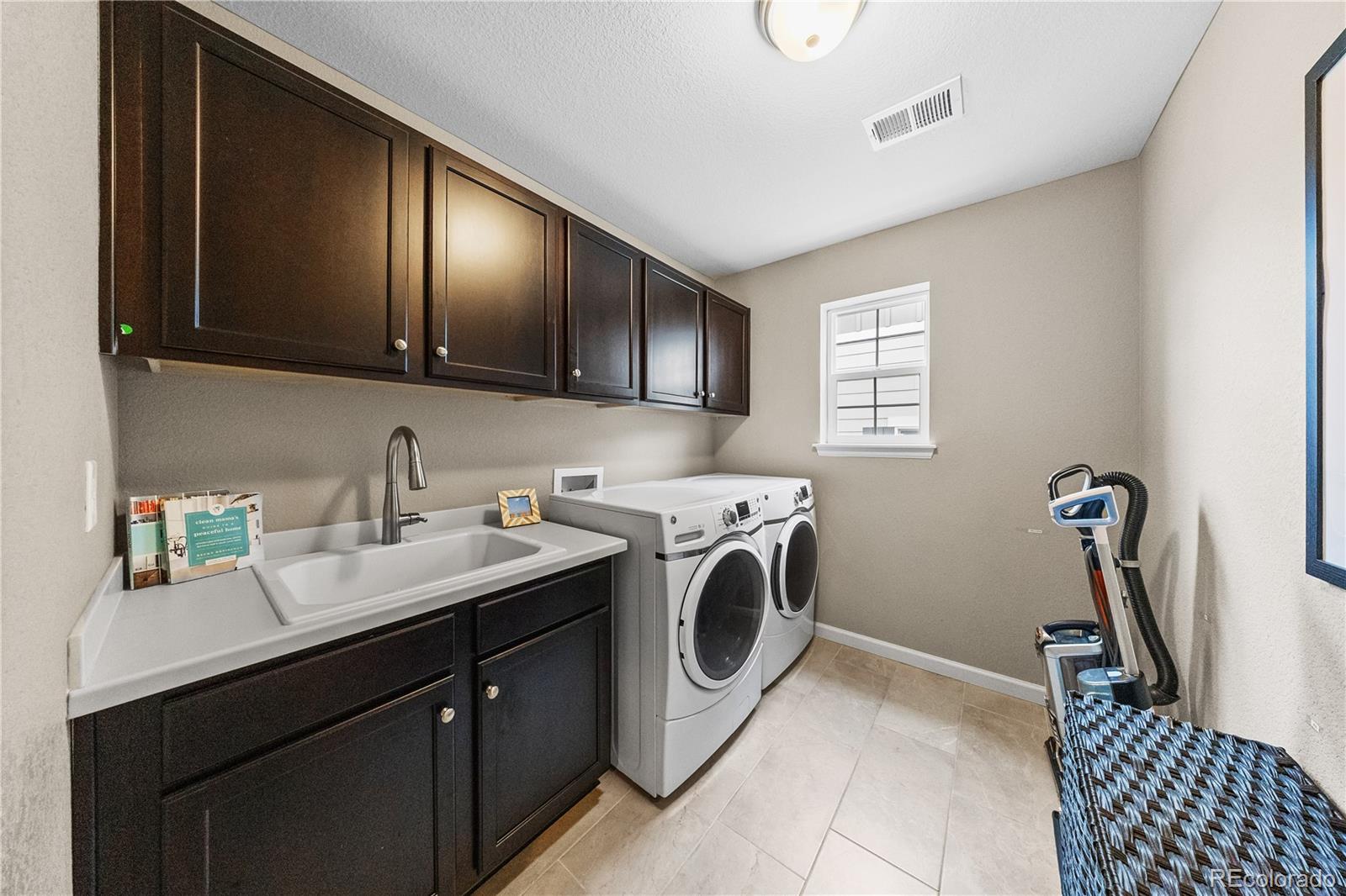 Aurora, Colorado, 80016, United States, 5 Bedrooms Bedrooms, ,5 BathroomsBathrooms,Residential,For Sale,2003486