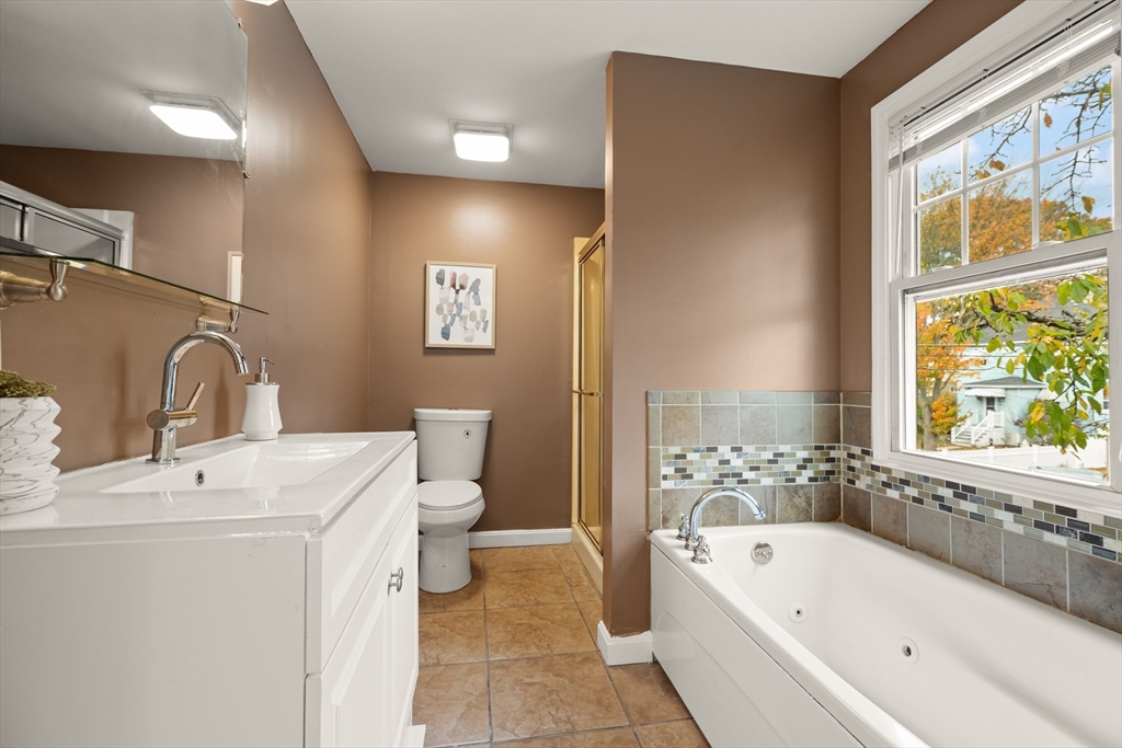 Methuen, Massachusetts, 01844, United States, 3 Bedrooms Bedrooms, ,2 BathroomsBathrooms,Residential,For Sale,1986307