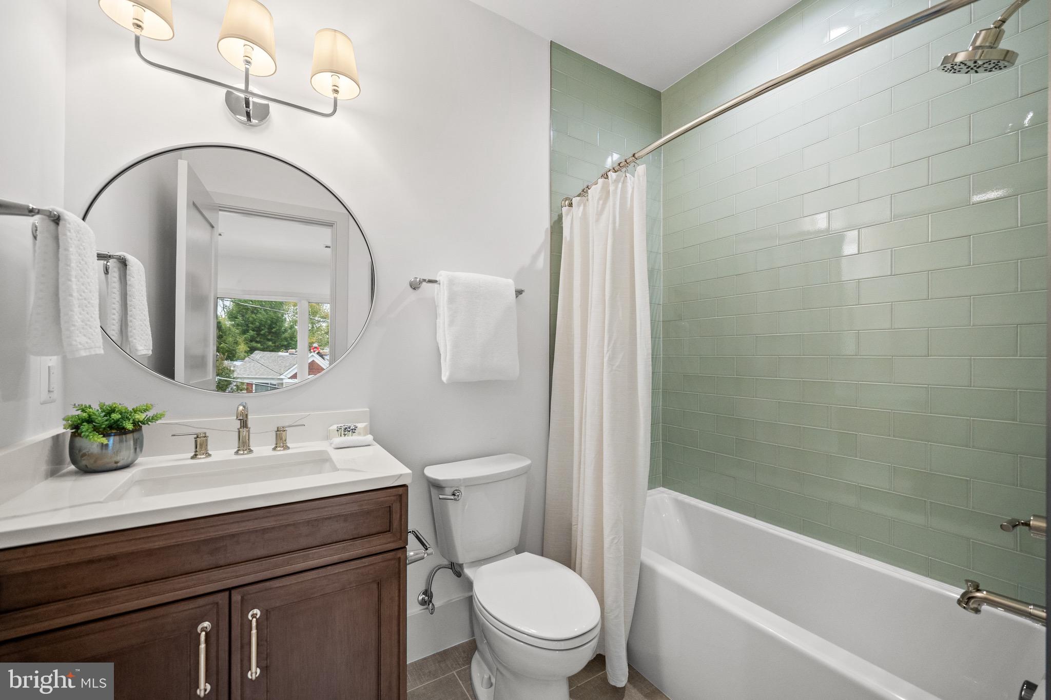 Arlington, Virginia, 22207, United States, 4 Bedrooms Bedrooms, ,5 BathroomsBathrooms,Residential,For Sale,1990203