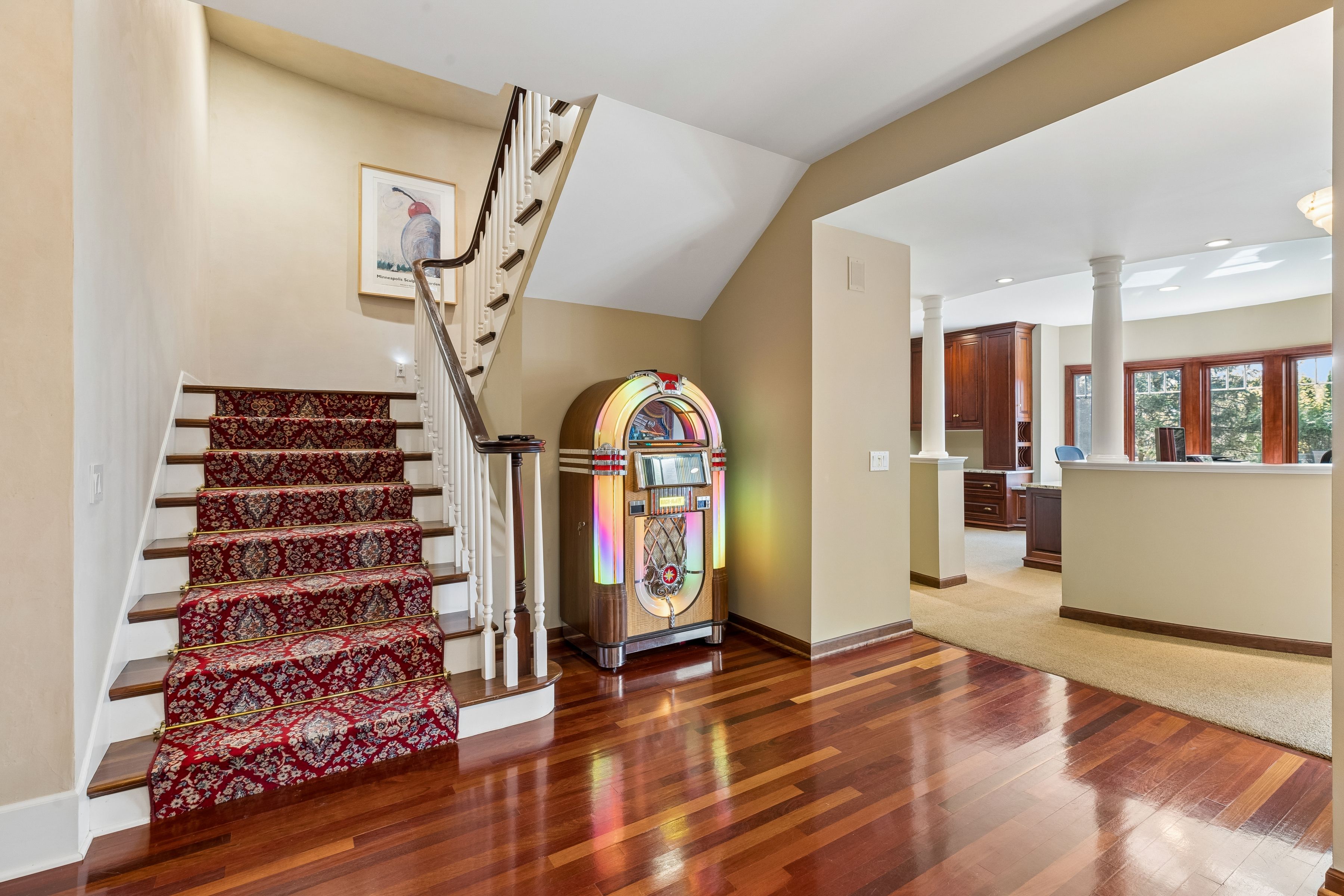  Graceful Executive Living in a Serene Edina Setting - 物件實景