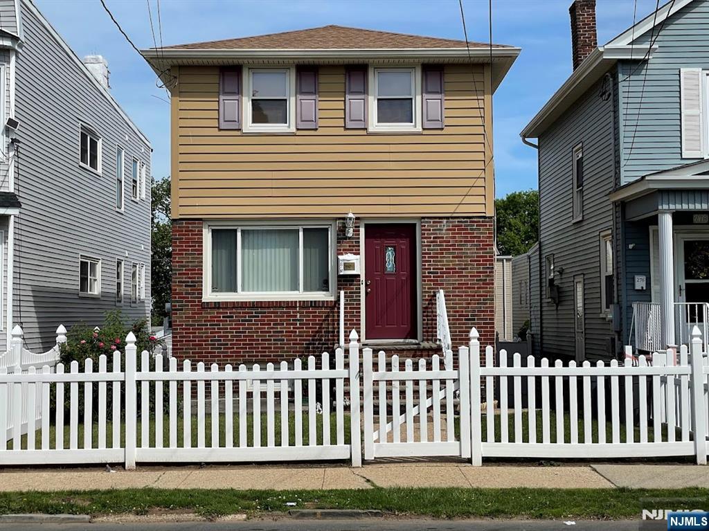 Kearny, New Jersey, 07032, United States, 3 Bedrooms Bedrooms, ,2 BathroomsBathrooms,Residential,For Sale,1852357