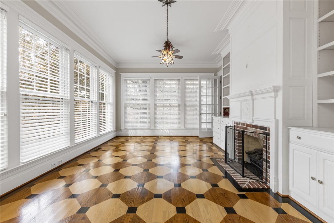 Harrison, Arkansas, 72601, United States, 4 Bedrooms Bedrooms, ,5 BathroomsBathrooms,Residential,For Sale,1989365