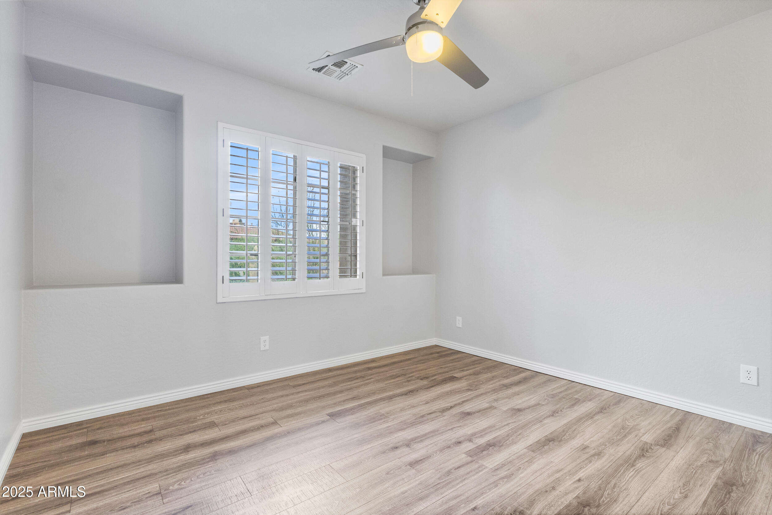 Phoenix, Arizona, 85050, United States, 5 Bedrooms Bedrooms, ,Residential,For Sale,1949706