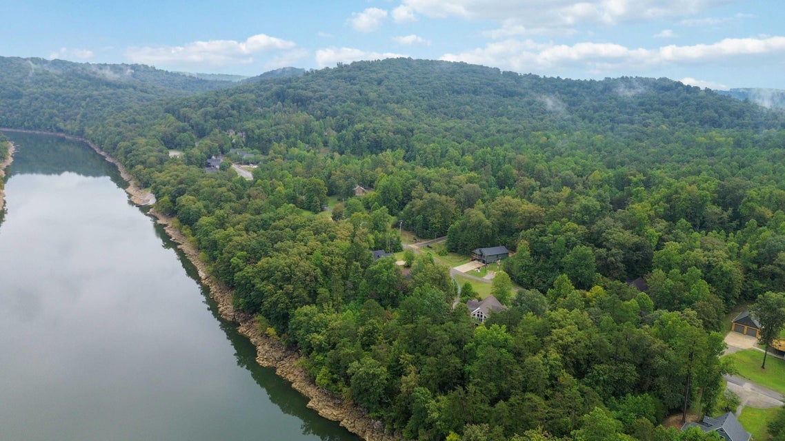 Burnside, Kentucky, 42519, United States, 5 Bedrooms Bedrooms, ,4 BathroomsBathrooms,Residential,For Sale,1978974