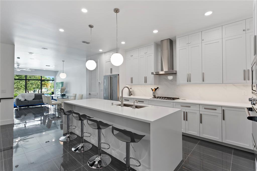 Tampa, Florida, 33606, United States, 4 Bedrooms Bedrooms, ,3 BathroomsBathrooms,Residential,For Sale,1998120