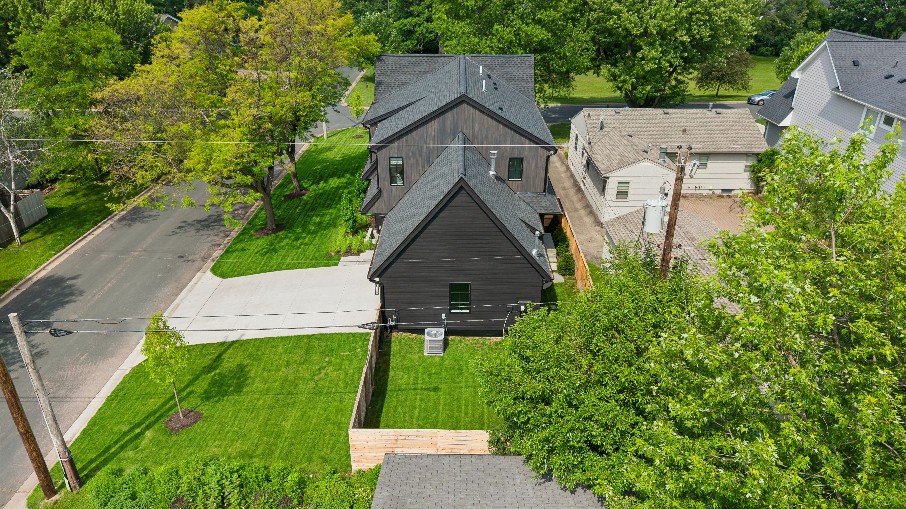  Timeless Luxury Meets Modern Design in Edina - 物件實景