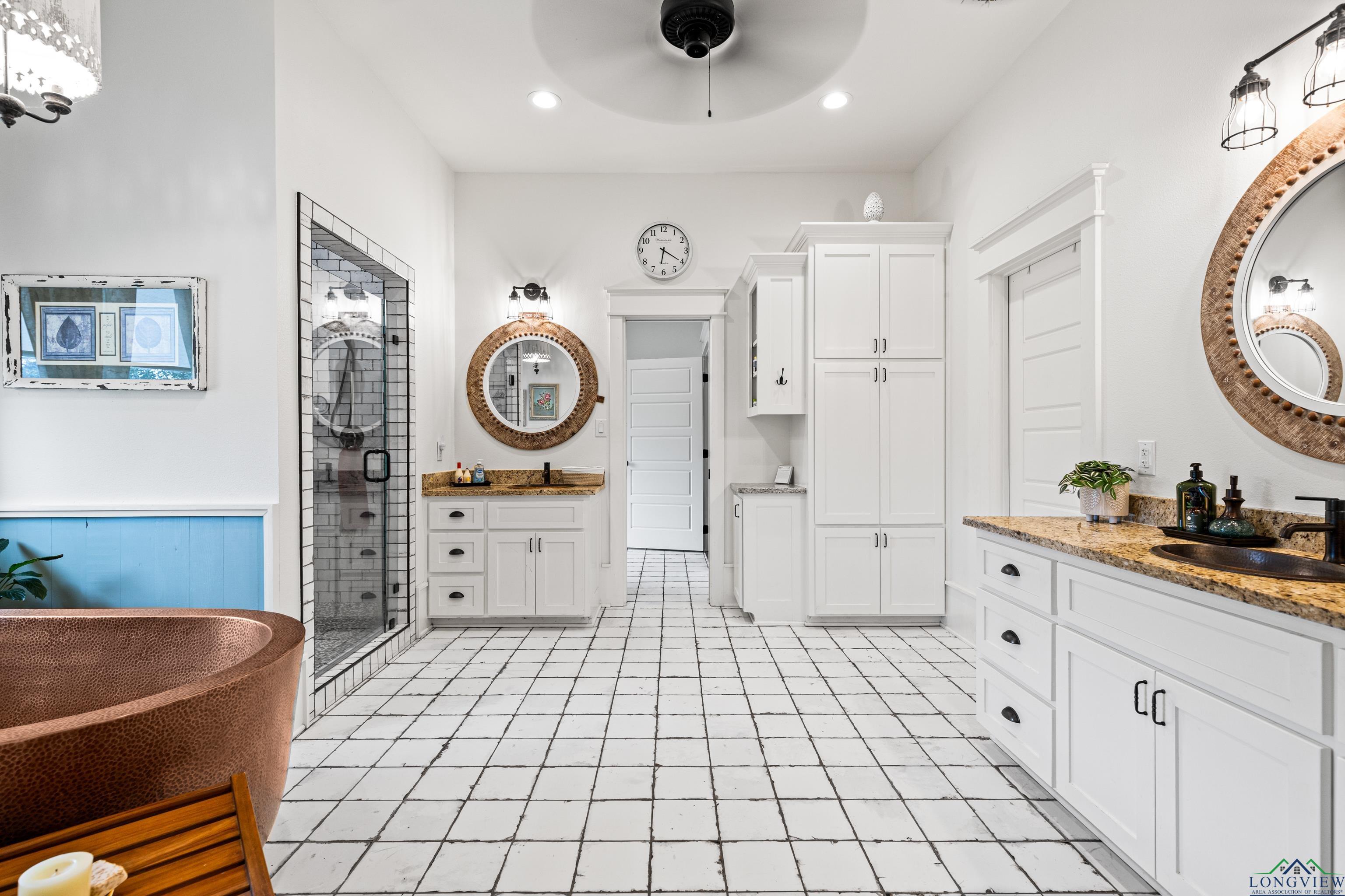 Jefferson, Texas, 75657, United States, 4 Bedrooms Bedrooms, ,4 BathroomsBathrooms,Residential,For Sale,1859470