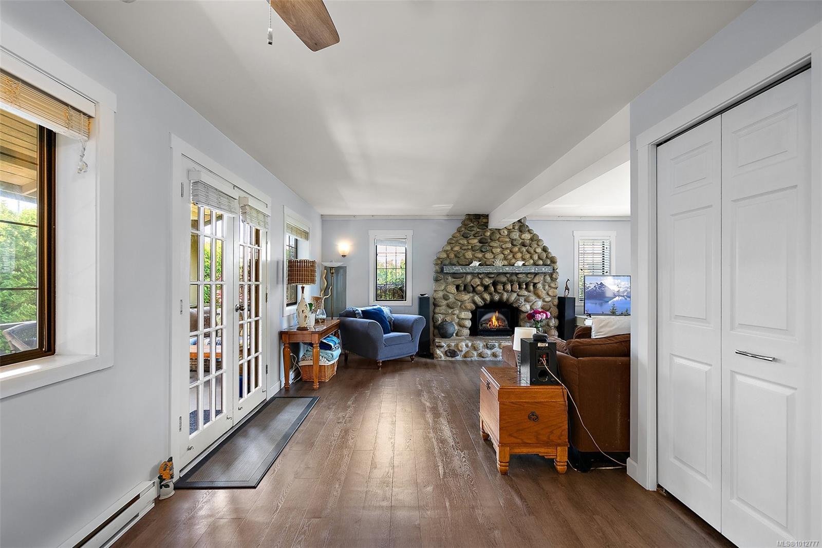 VIEW ROYAL, British Columbia, V9B 6N7, CA, 5 Bedrooms Bedrooms, ,Residential,For Sale,1951218
