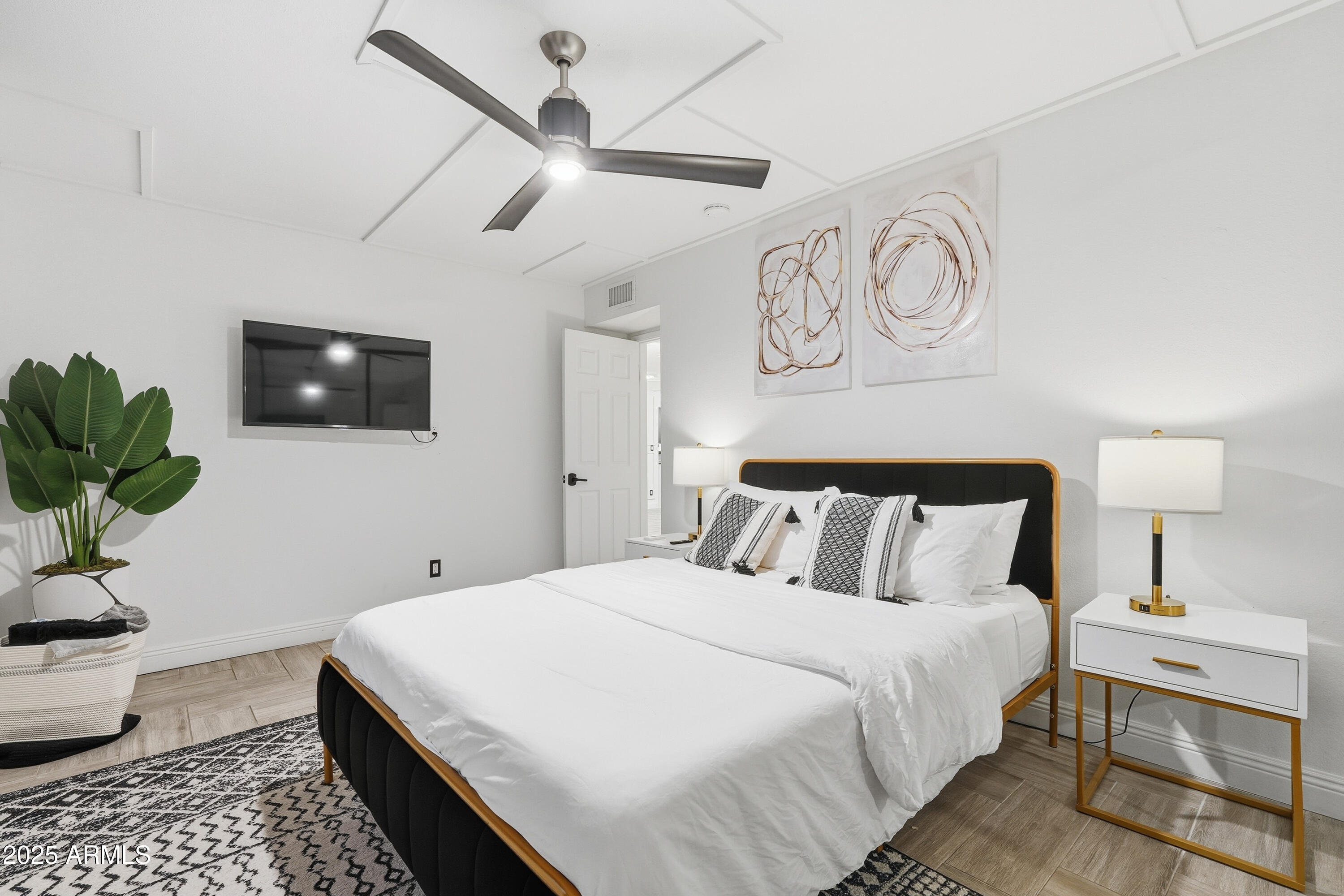 Scottsdale, Arizona, 85251, United States, 4 Bedrooms Bedrooms, ,2 BathroomsBathrooms,Residential,For Sale,2001861