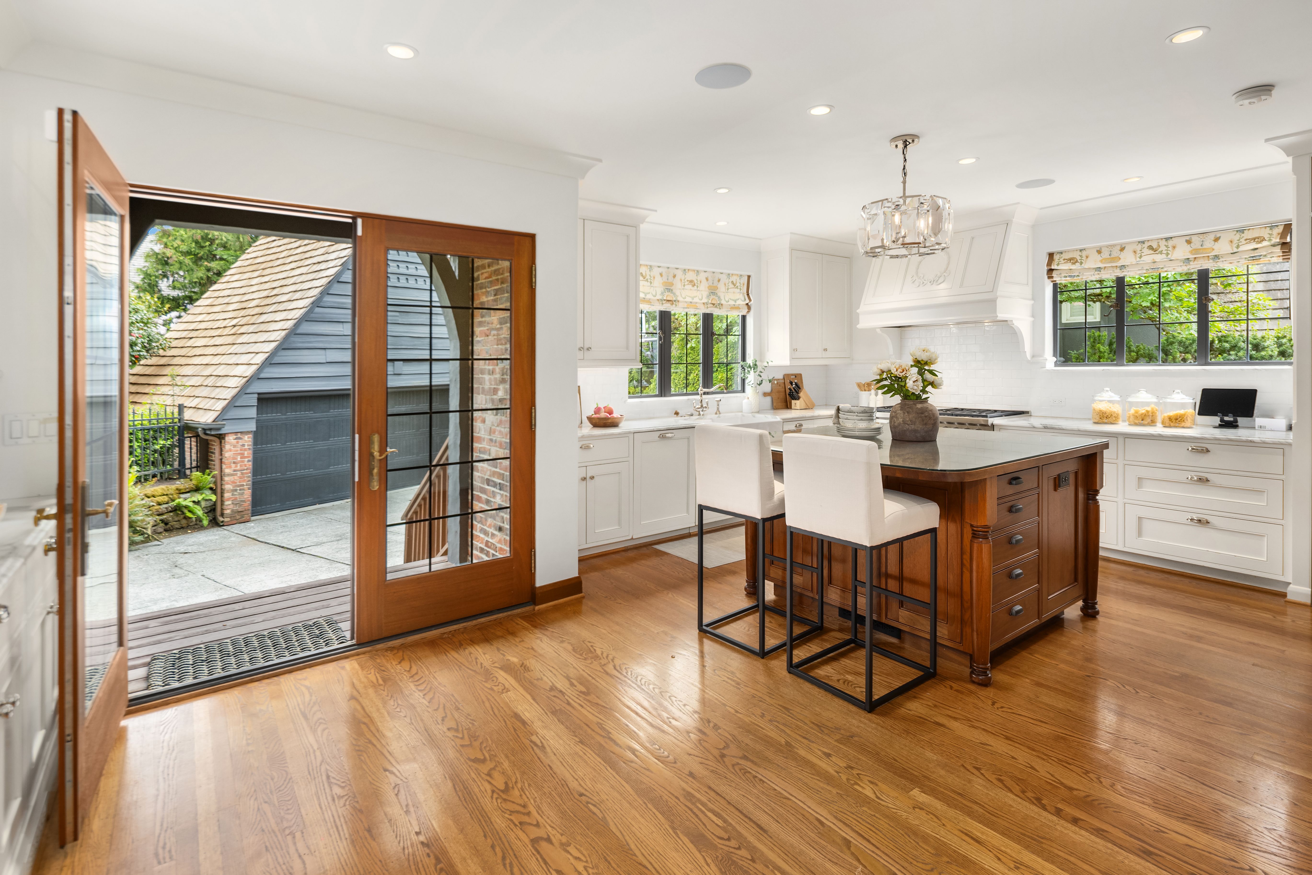  1105 Shenandoah Dr E, Seattle, WA 98112 - 物件實景