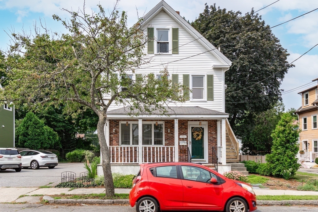 Wakefield, Massachusetts, 01880, United States, 4 Bedrooms Bedrooms, ,2 BathroomsBathrooms,Residential,For Sale,1976836