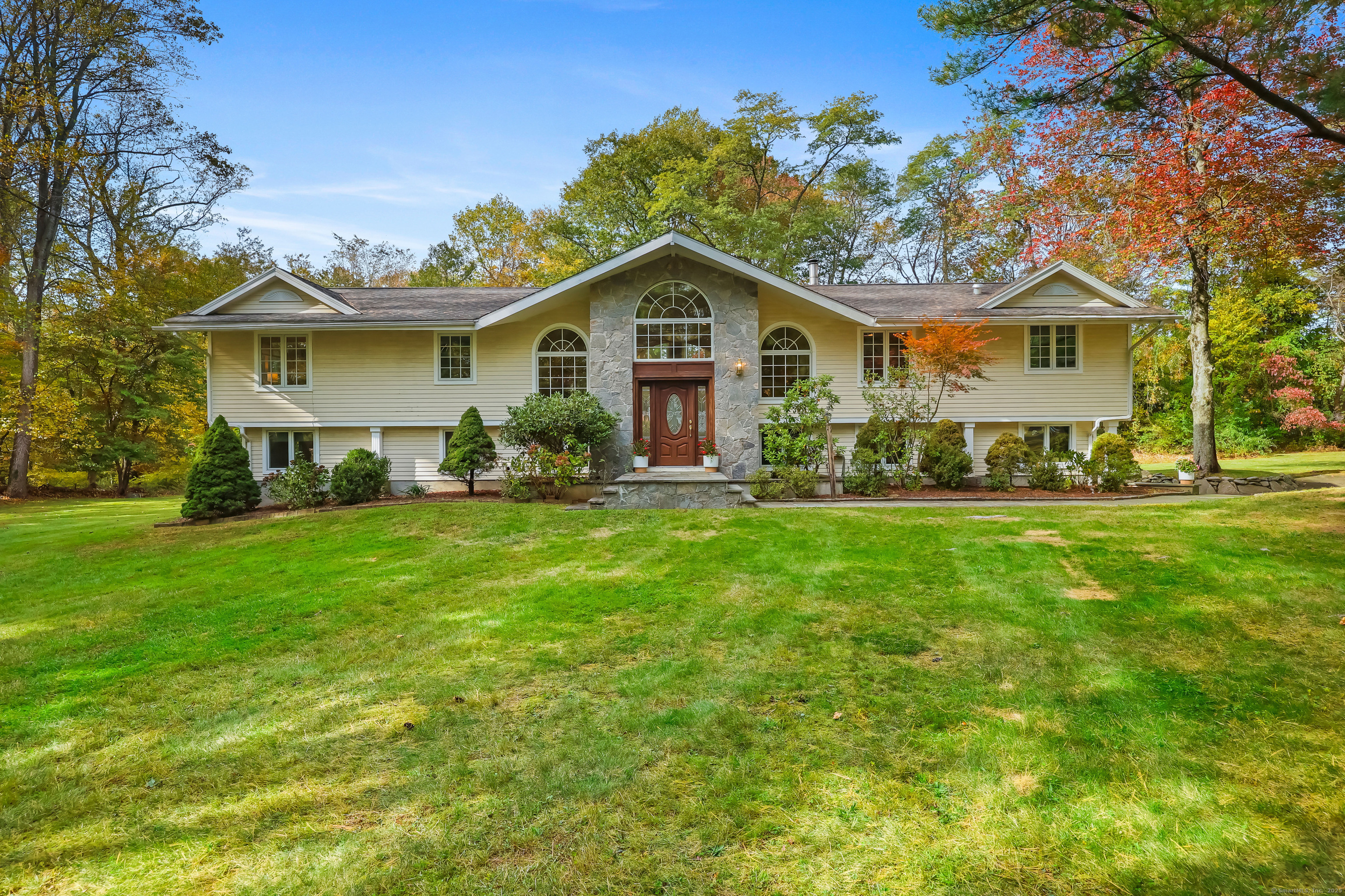 Fairfield, Connecticut, 06880, United States, 3 Bedrooms Bedrooms, ,3 BathroomsBathrooms,Residential,For Sale,1992139