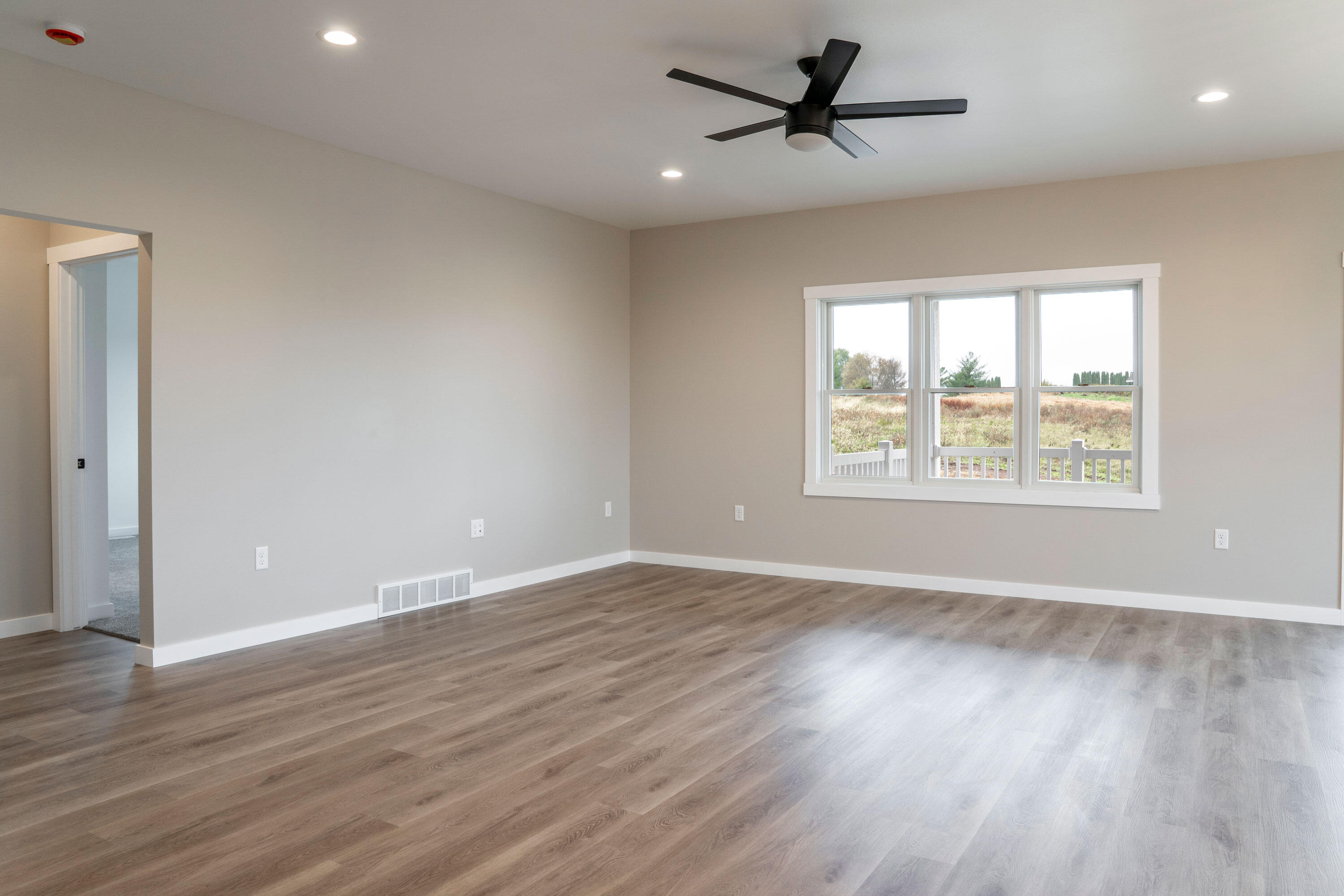 Shelby, Wisconsin, 54601, United States, 3 Bedrooms Bedrooms, ,3 BathroomsBathrooms,Residential,For Sale,1966878