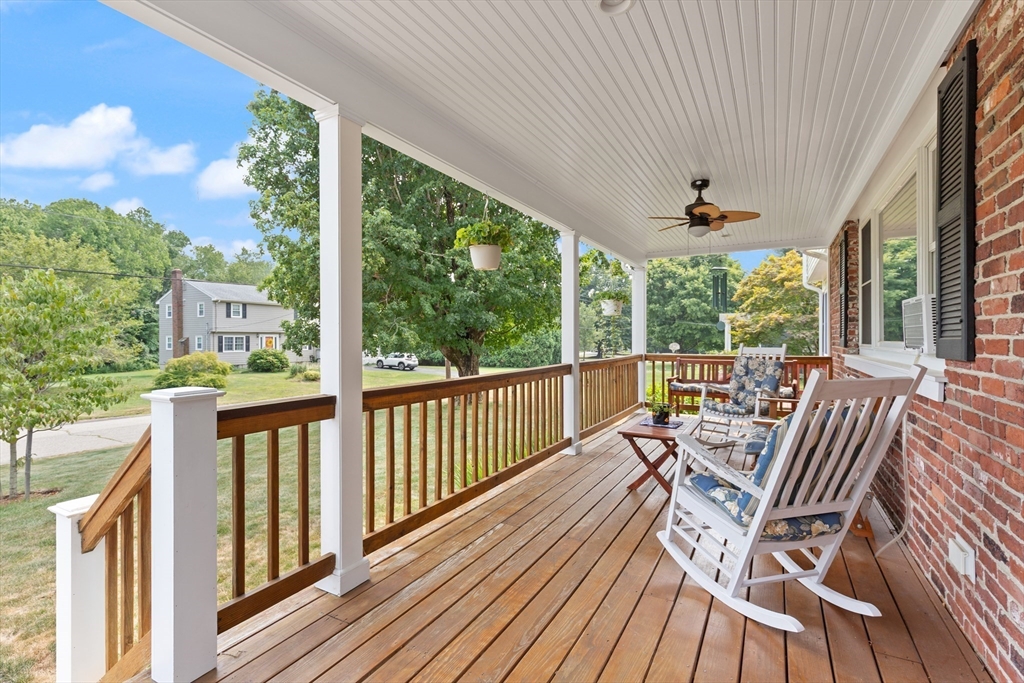 Easton, Massachusetts, 02375, United States, 6 Bedrooms Bedrooms, ,2 BathroomsBathrooms,Residential,For Sale,1927238