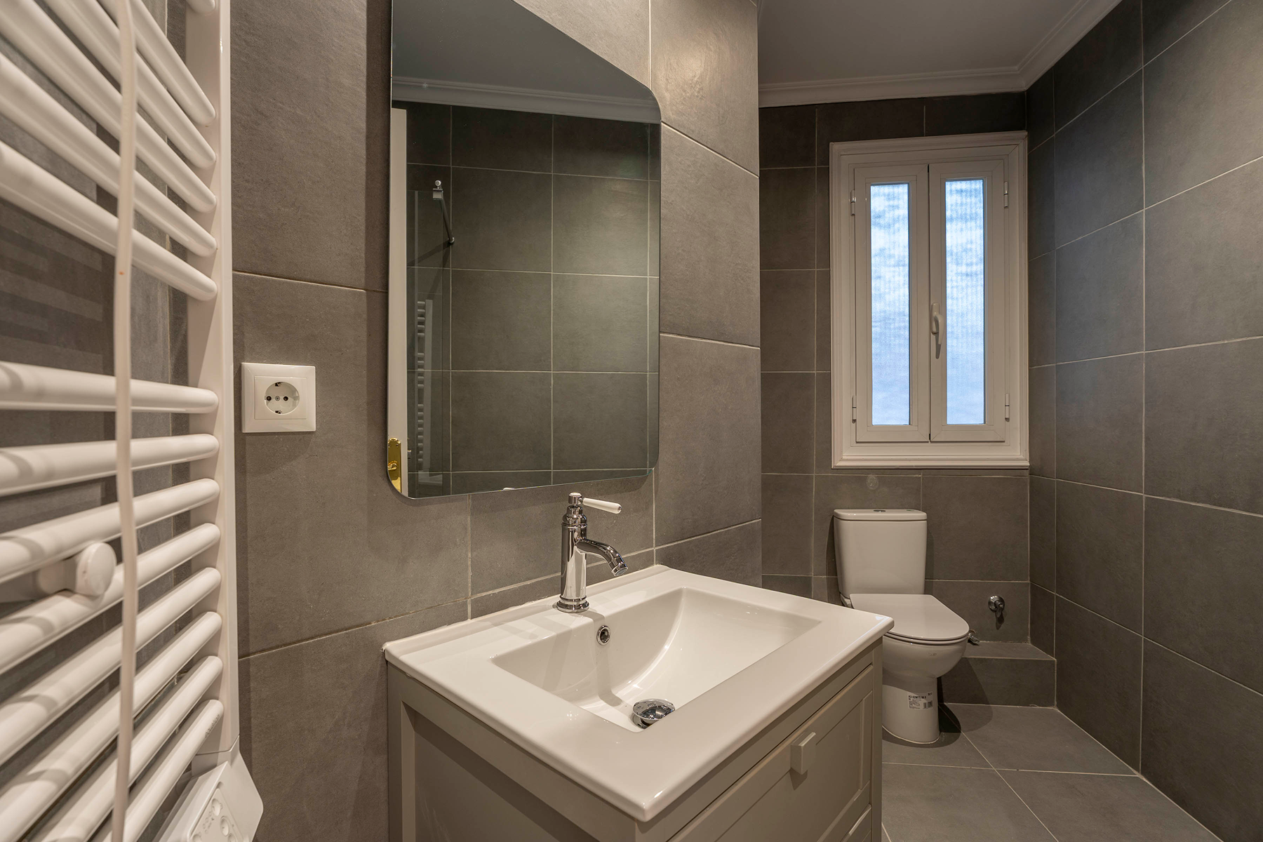  Renovated Flat with Balconies in Trafalgar, Chamberí, Madrid - 物件實景