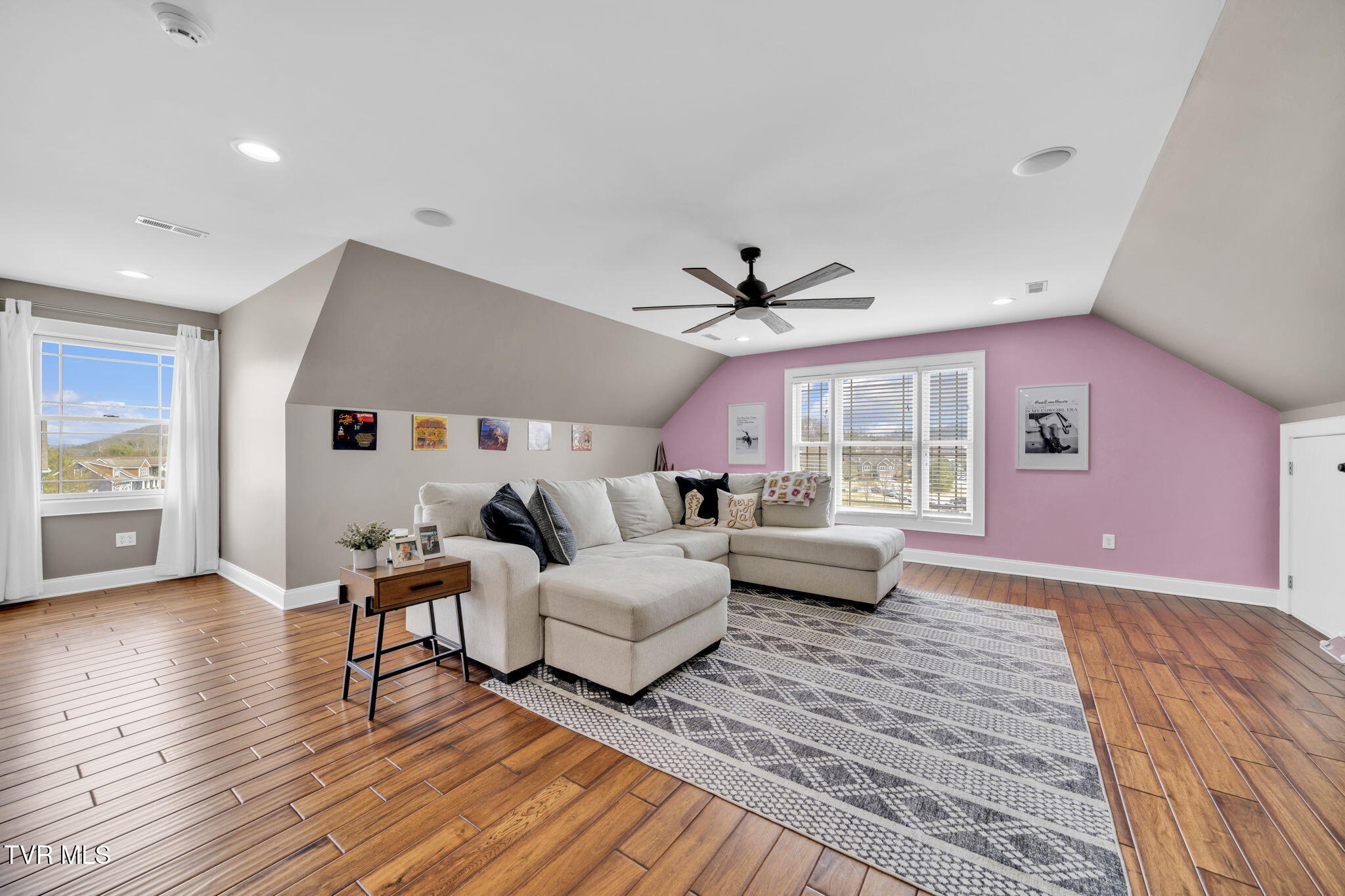 Kingsport, Tennessee, 37664, United States, 5 Bedrooms Bedrooms, ,5 BathroomsBathrooms,Residential,For Sale,1982177