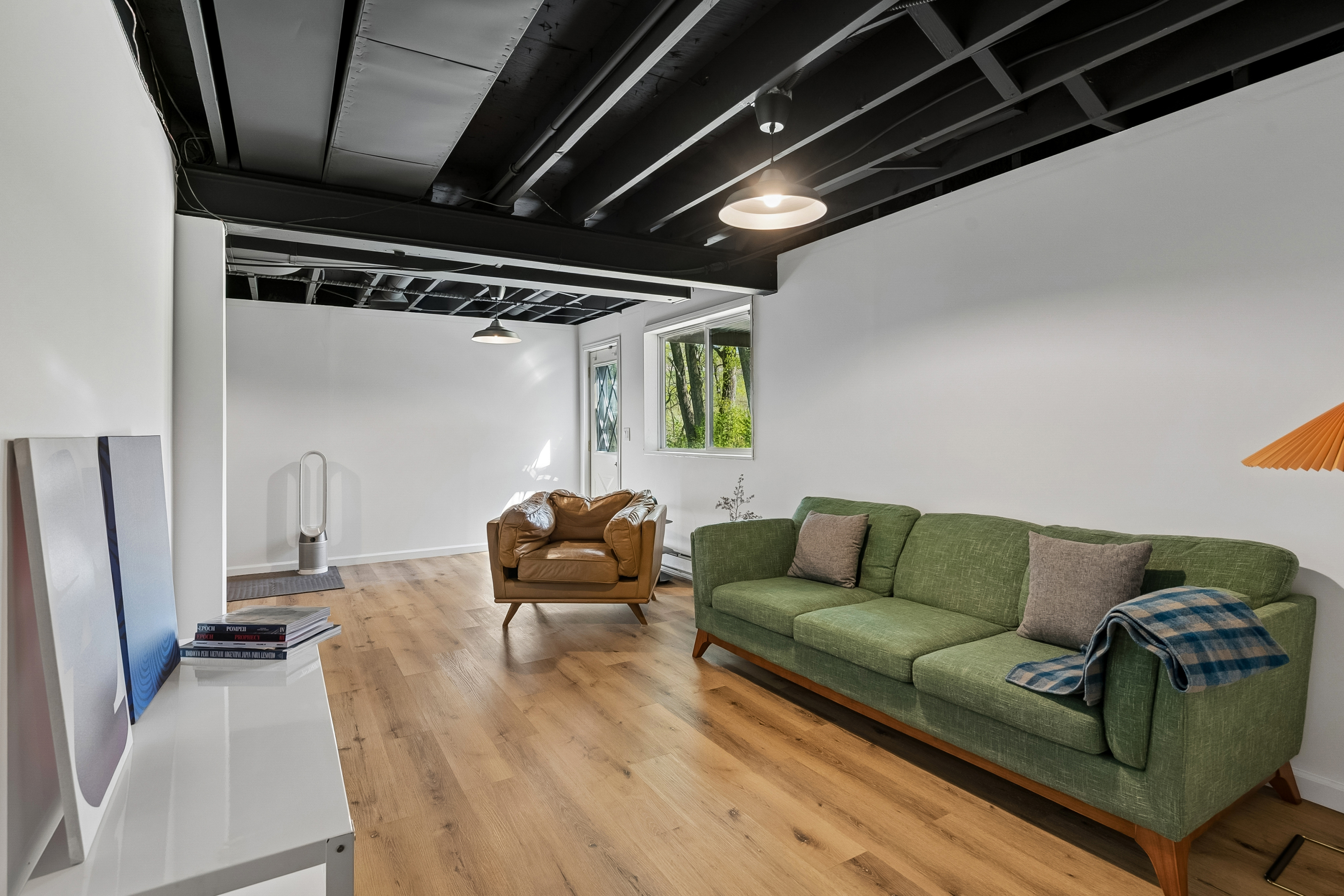  Sunlit Rambler Retreat with Exceptional Outdoor Possibilities - 物件實景