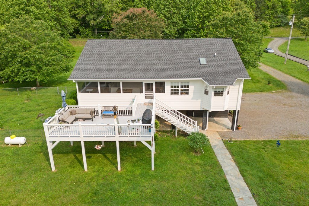 Murphy, North Carolina, 28906, United States, 2 Bedrooms Bedrooms, ,2 BathroomsBathrooms,Residential,For Sale,1923823
