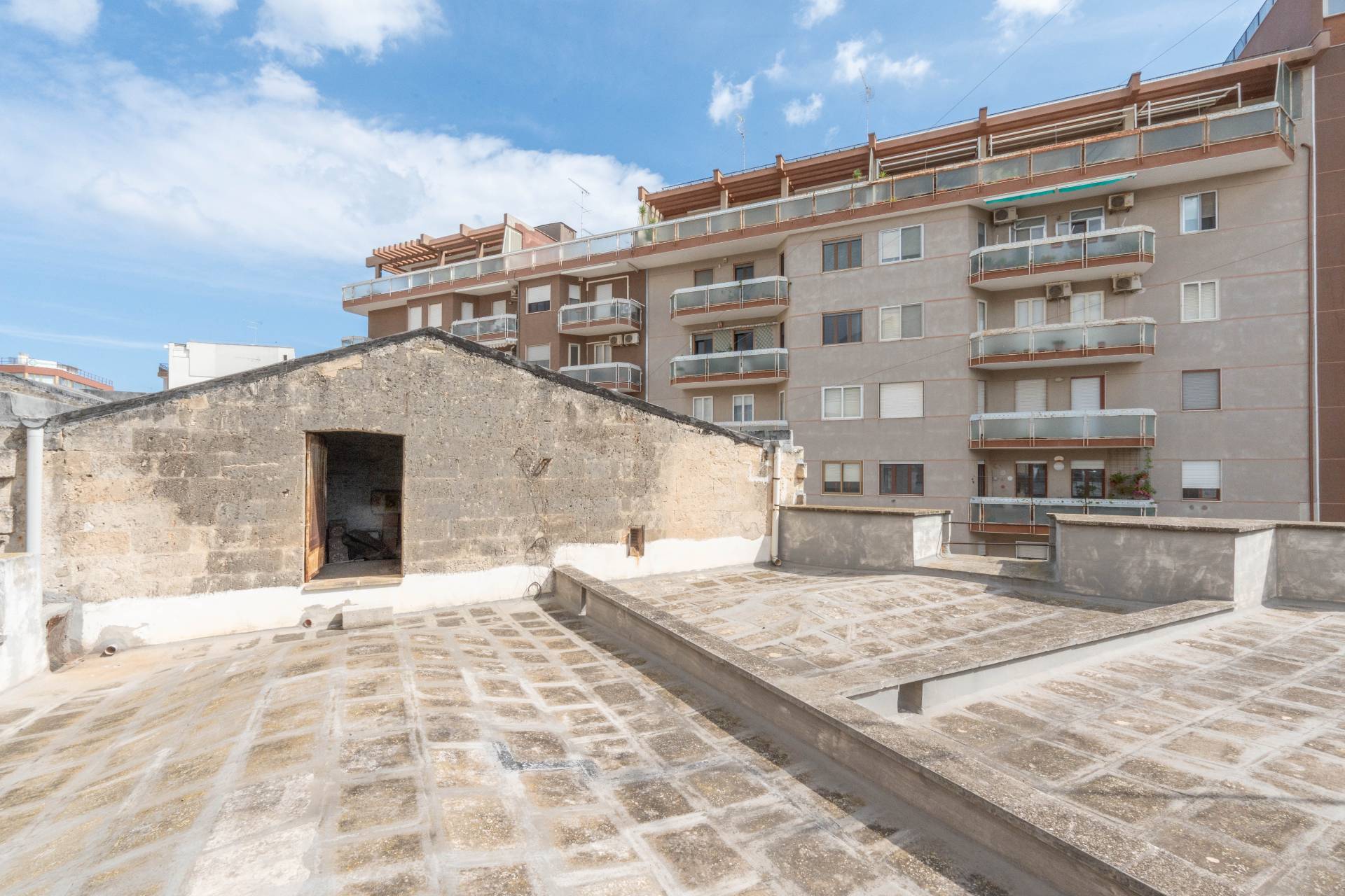 Piazza Anime / Corso Roma, Brindisi, Brindisi, 72100, IT, 8 Bedrooms Bedrooms, ,2 BathroomsBathrooms,Residential,For Sale,Piazza Anime / Corso Roma,1629554