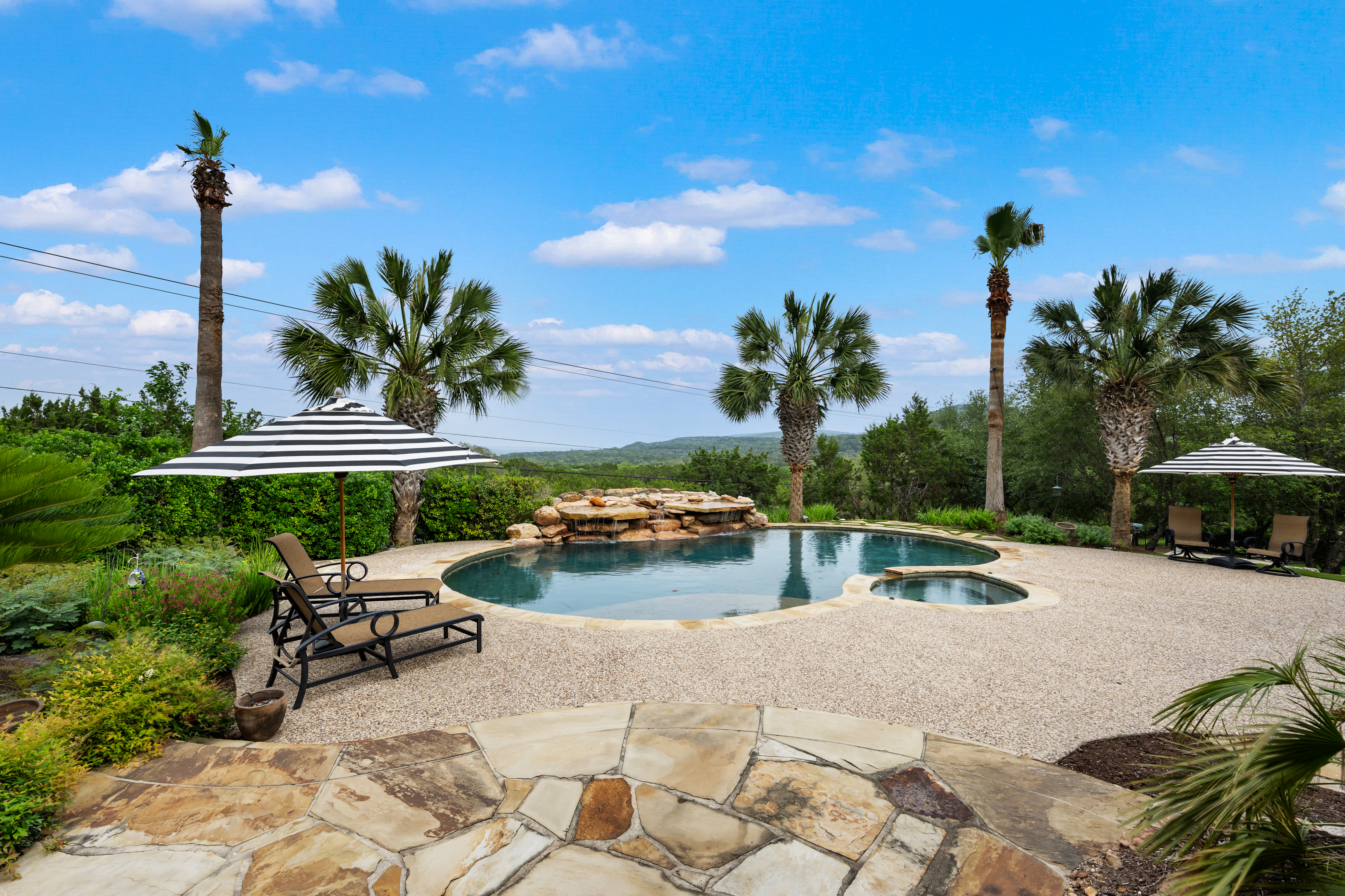  Elevated Dominion Living in Vineyard Estates - 物件實景