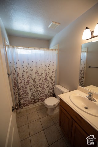 Hooper, Utah, 84315, United States, 4 Bedrooms Bedrooms, ,3 BathroomsBathrooms,Residential,For Sale,1904252