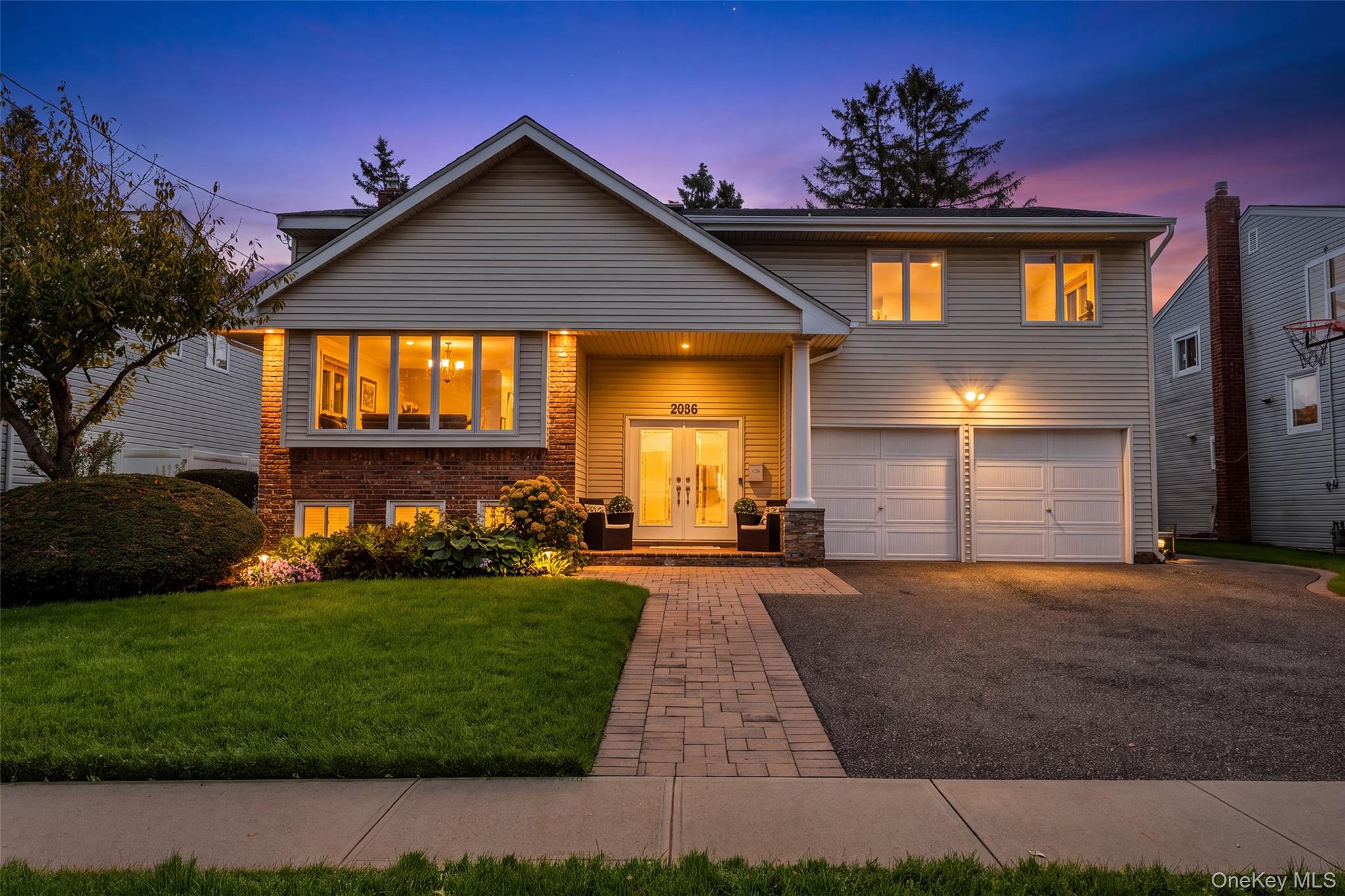 Ellen Dr, Merrick, NY 11566