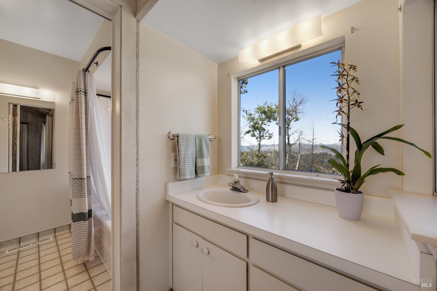 St. Helena, California, 94574, United States, 2 Bedrooms Bedrooms, ,2 BathroomsBathrooms,Residential,For Sale,1975213