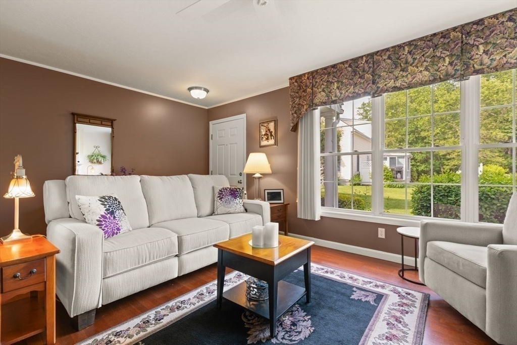 Easton, Massachusetts, 02375, United States, 3 Bedrooms Bedrooms, ,2 BathroomsBathrooms,Residential,For Sale,1838862