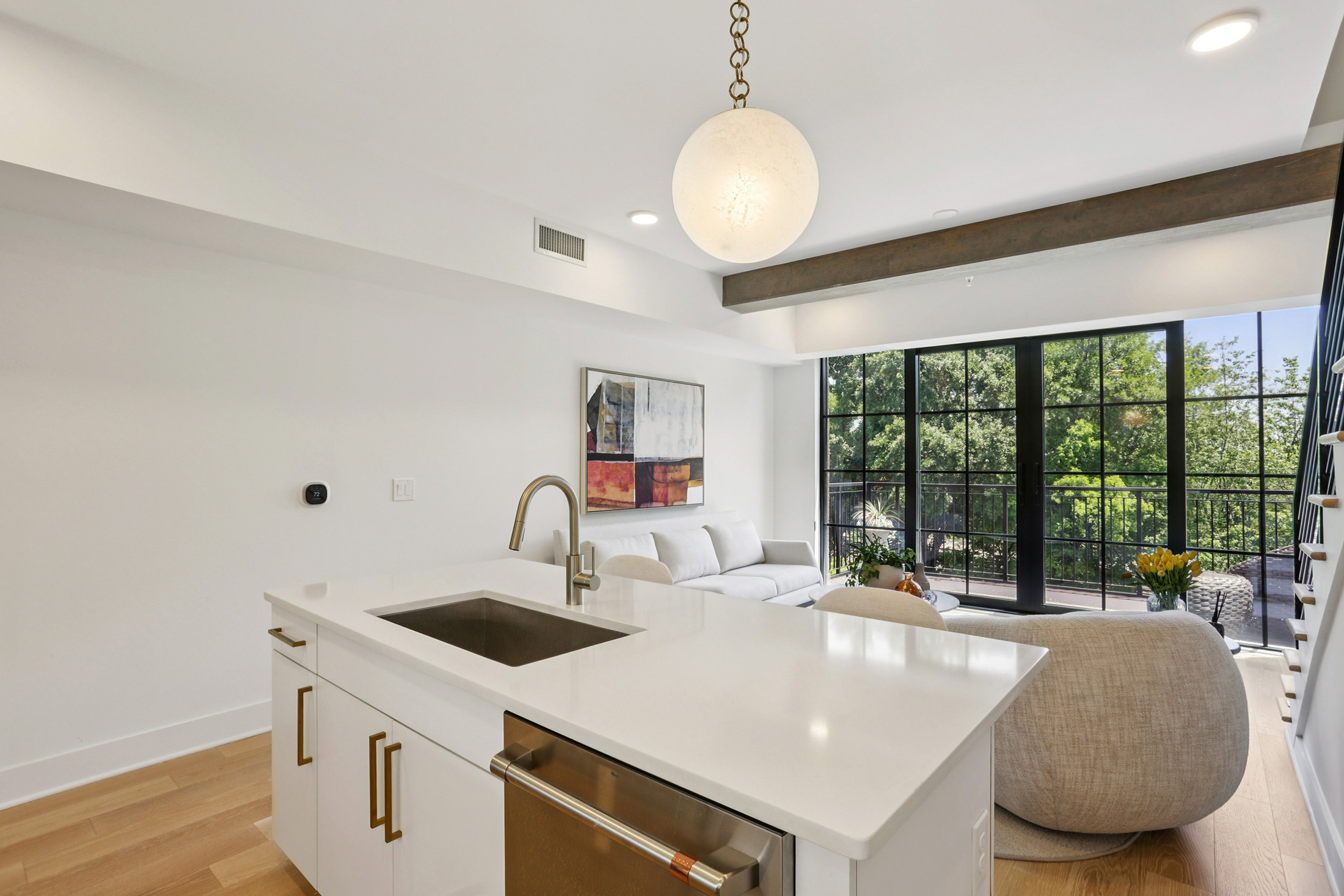  Modern Two-story Loft with Private Rooftop Deck - 物件實景