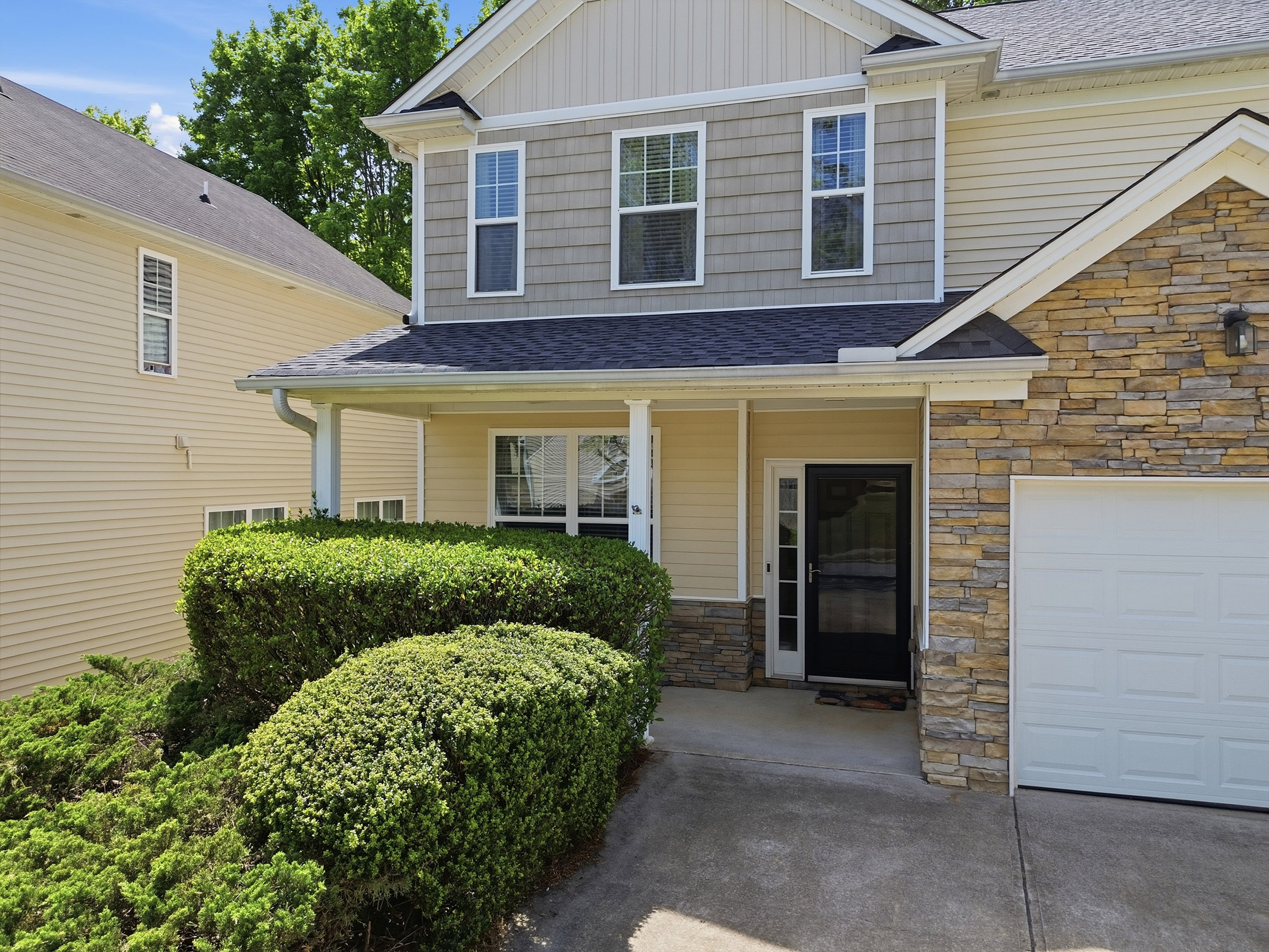  Located in the Sought-After and Low-Maintenance Enclave at Holly Mill Community - 物件實景