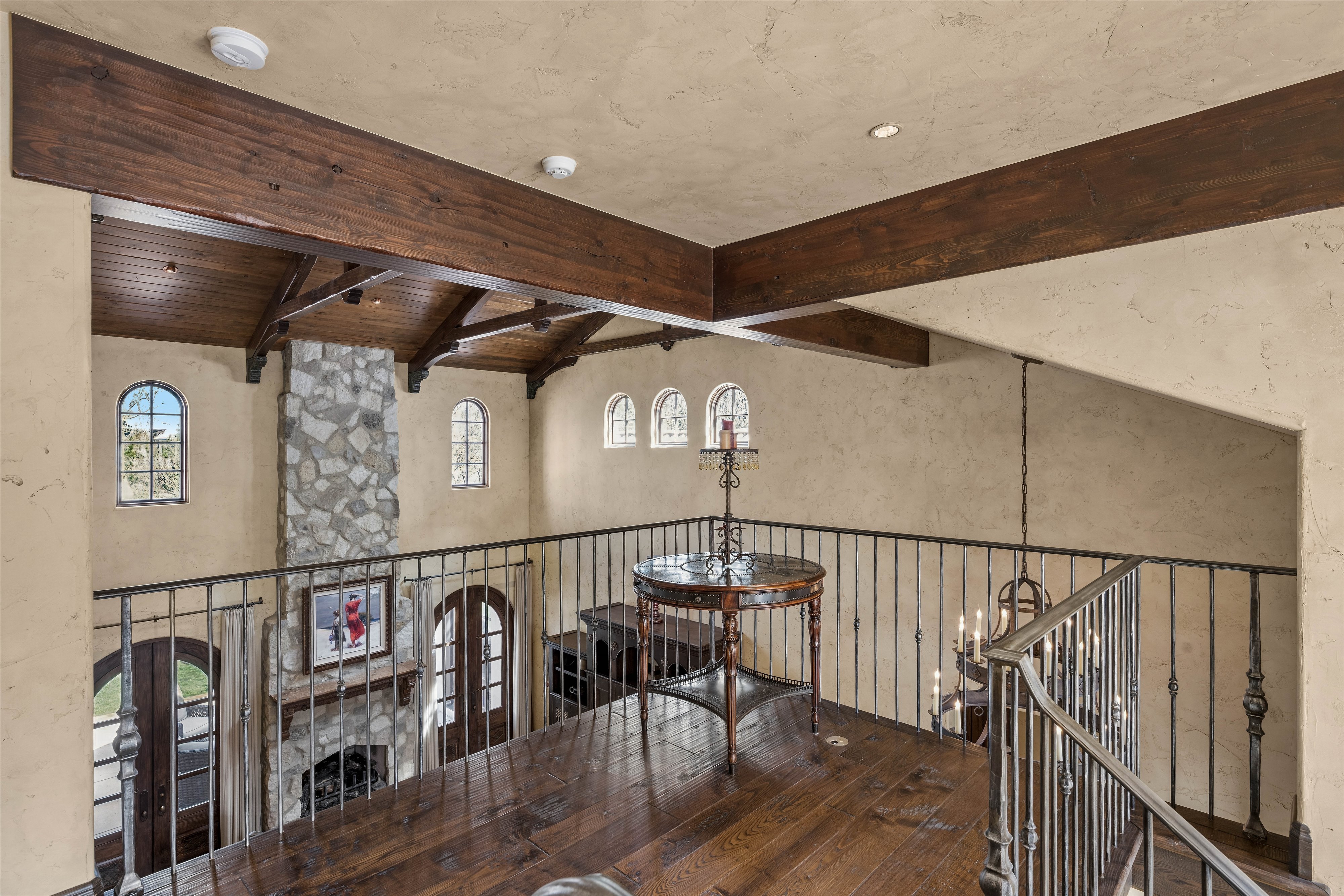  Rare Spanish Colonial Revival Home in One of Observatory Park - 物件實景