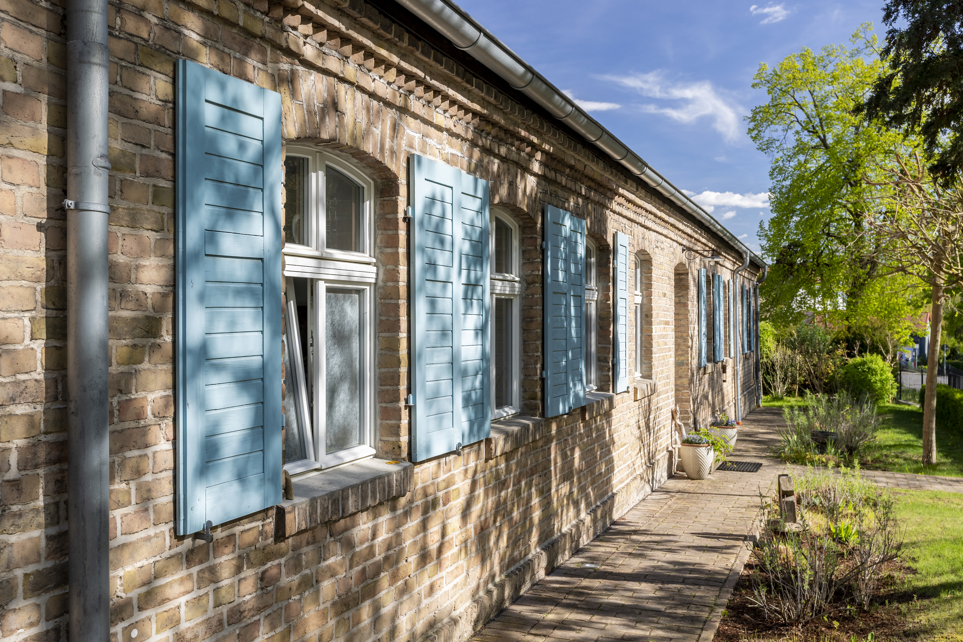  Historical School Reimagined – Exceptional Living with Architectural Depth - 物件實景