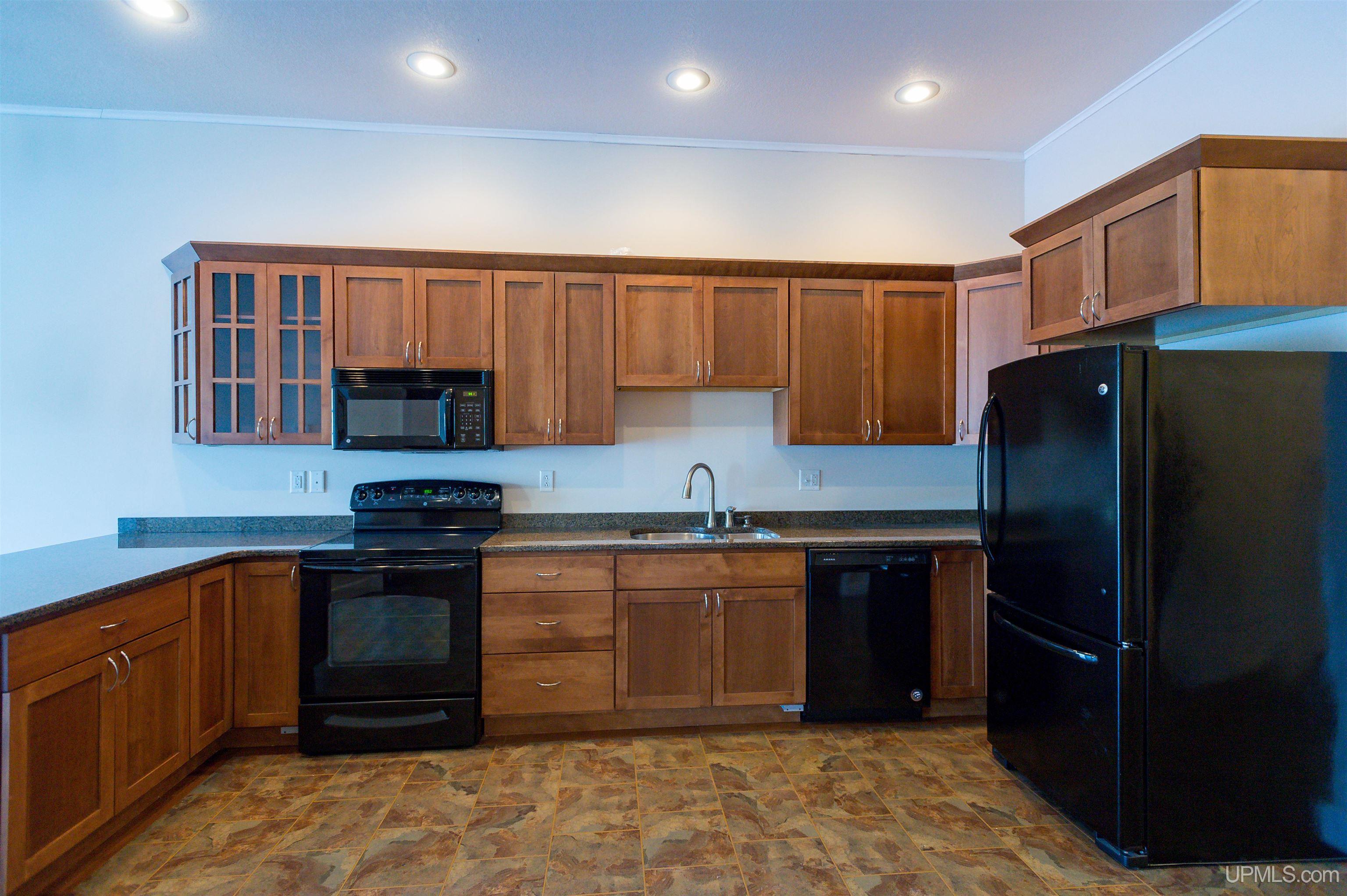 Houghton, Michigan, 49931, United States, 5 Bedrooms Bedrooms, ,2 BathroomsBathrooms,Residential,For Sale,1977730