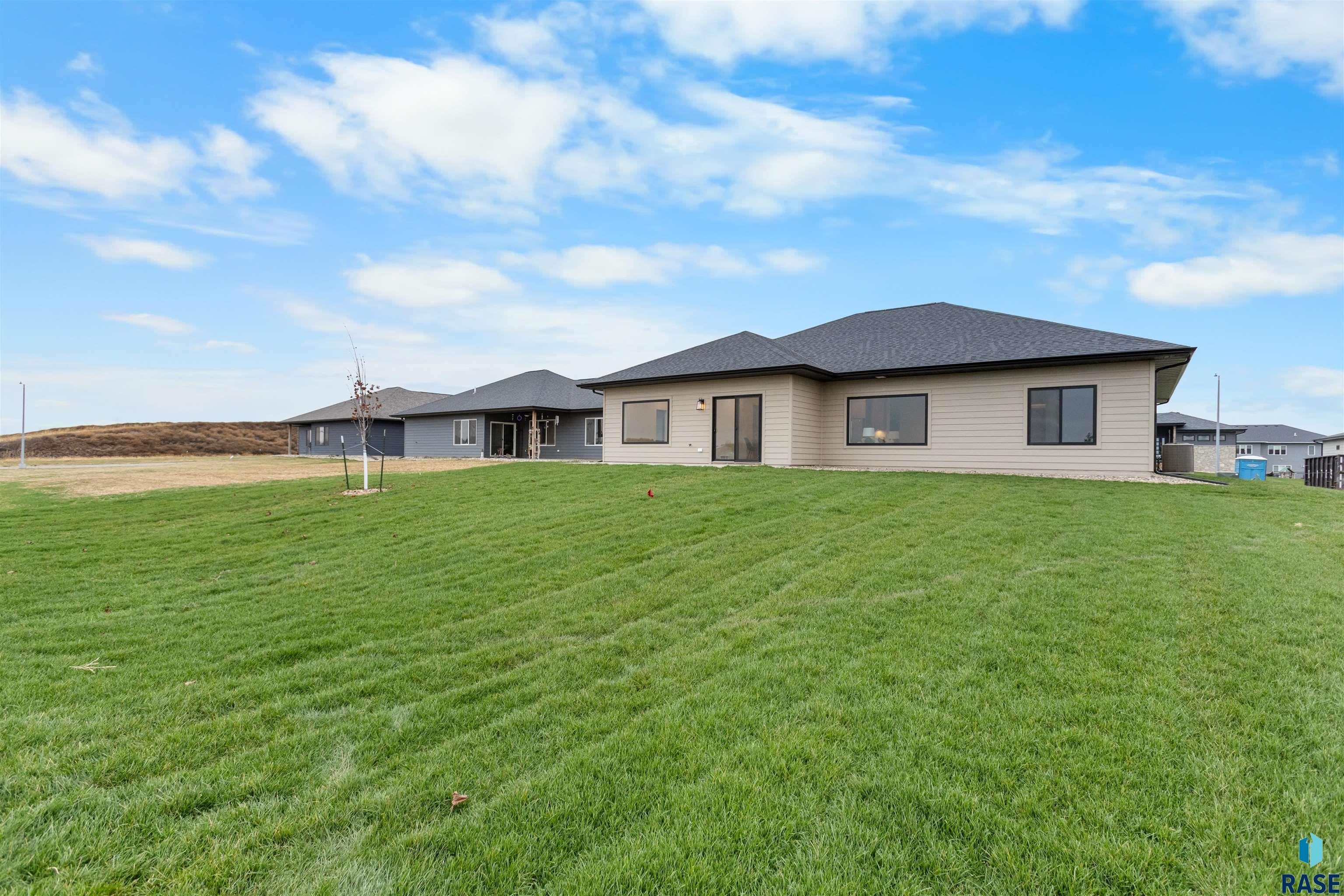 Sioux Falls, South Dakota, 57110, United States, 3 Bedrooms Bedrooms, ,2 BathroomsBathrooms,Residential,For Sale,1847243
