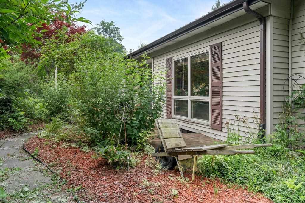 Charlevoix, Michigan, 49720, United States, 3 Bedrooms Bedrooms, ,2 BathroomsBathrooms,Residential,For Sale,1908367