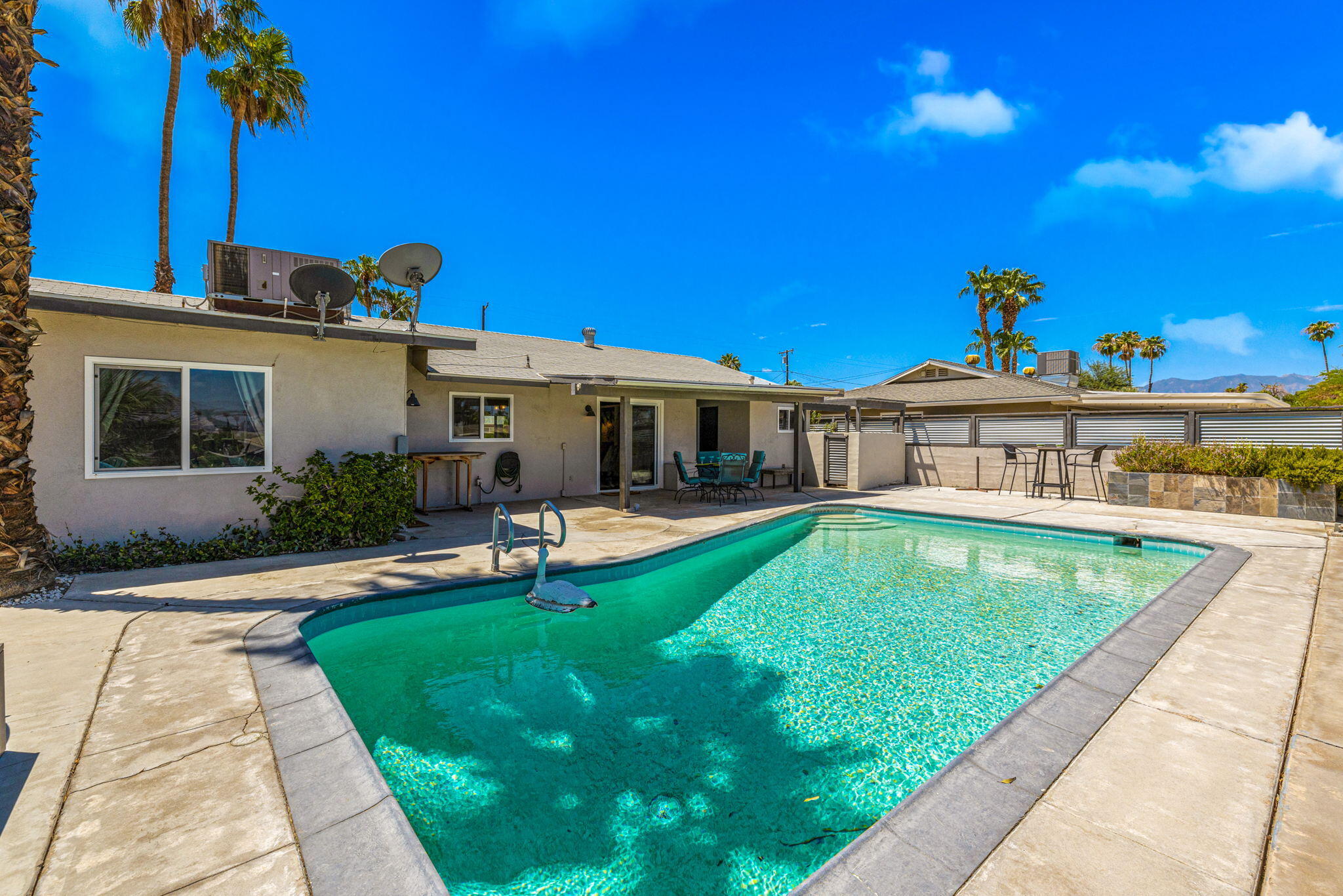 Palm Desert, California, 92211, United States, 2 Bedrooms Bedrooms, ,2 BathroomsBathrooms,Residential,For Sale,1911886