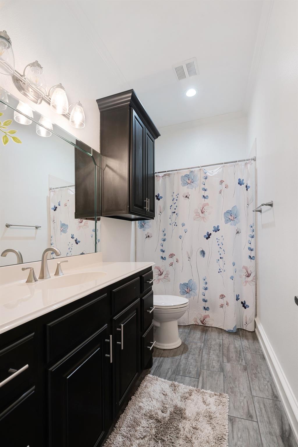 Paris, Texas, 75462, United States, 5 Bedrooms Bedrooms, ,4 BathroomsBathrooms,Residential,For Sale,1977755