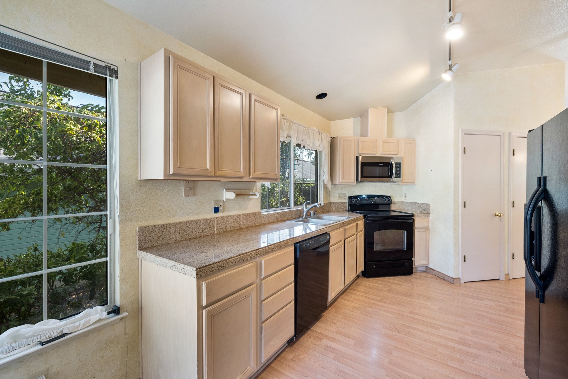  Location Location Location Recently updated perfect starter home - 物件實景