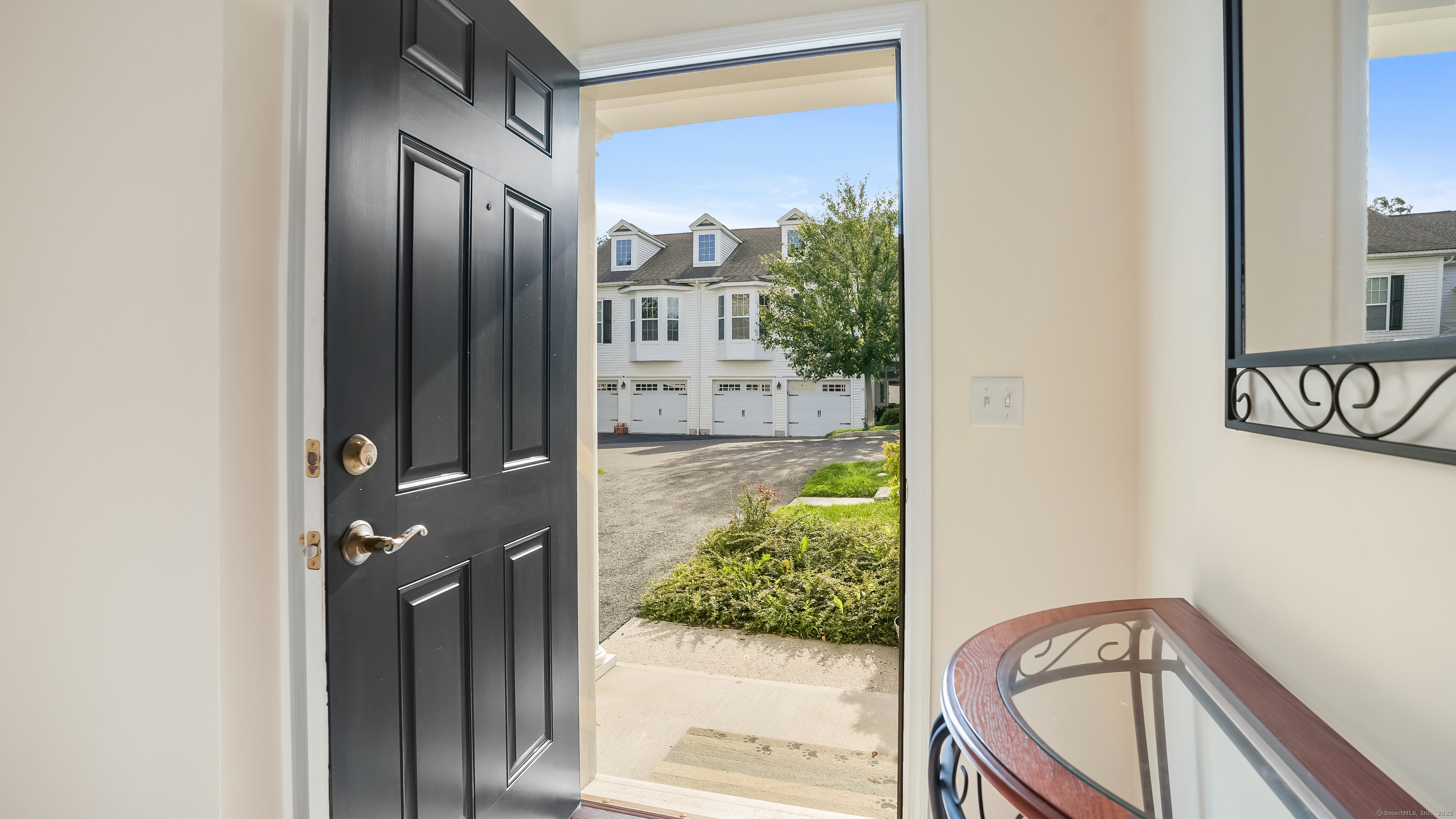 Danbury, Connecticut, 06810, United States, 2 Bedrooms Bedrooms, ,3 BathroomsBathrooms,Residential,For Sale,1925602
