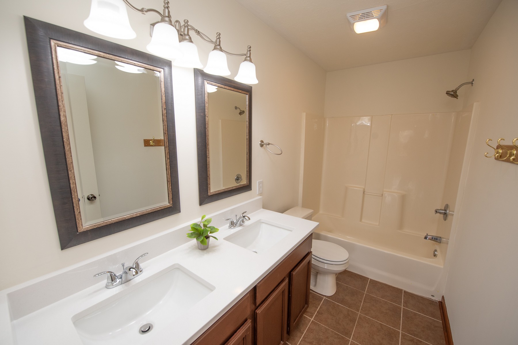  Thoughtfully Designed West Lafayette Four Bedroom Home - 物件實景