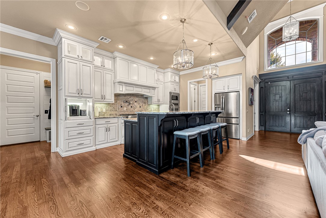 Centerton, Arkansas, 72719, United States, 5 Bedrooms Bedrooms, ,5 BathroomsBathrooms,Residential,For Sale,1992149