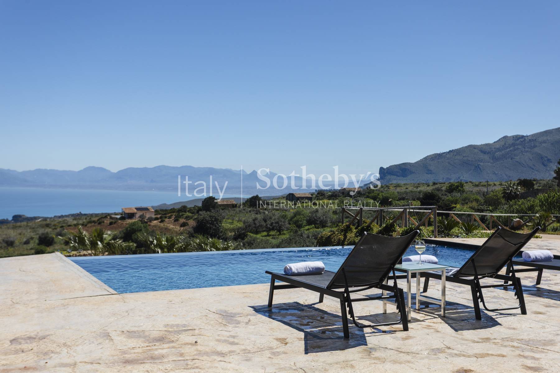  Extraordinary villa with views over the Gulf of Scopello - 物件實景
