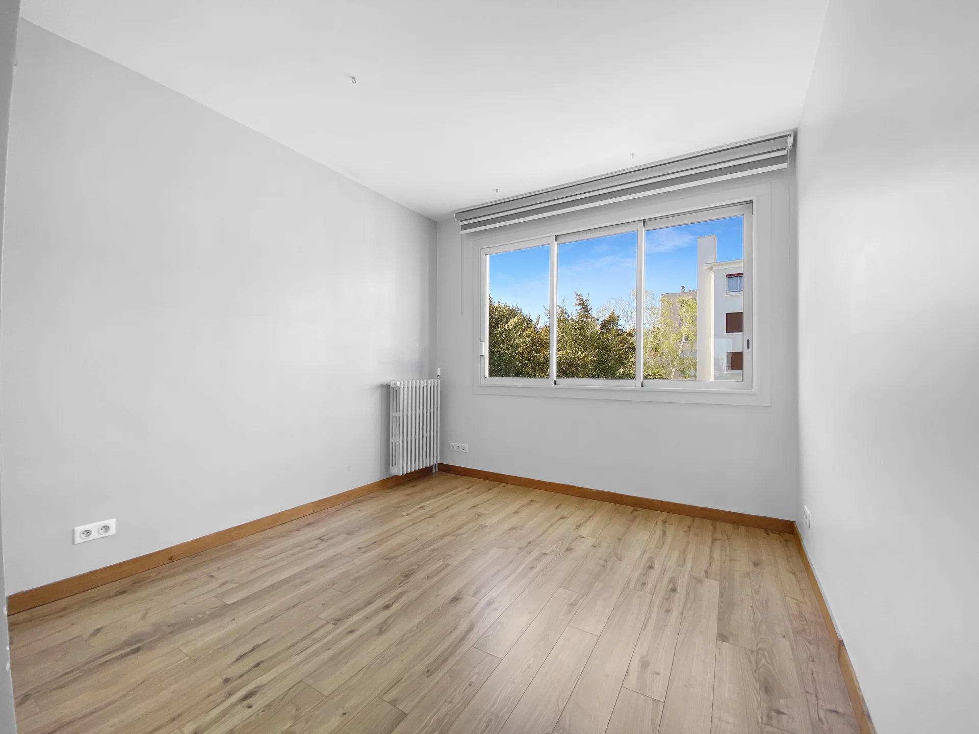 Suresnes, Île-de-France, 92150, FR, 5 Bedrooms Bedrooms, ,3 BathroomsBathrooms,Residential,For Sale,1932825