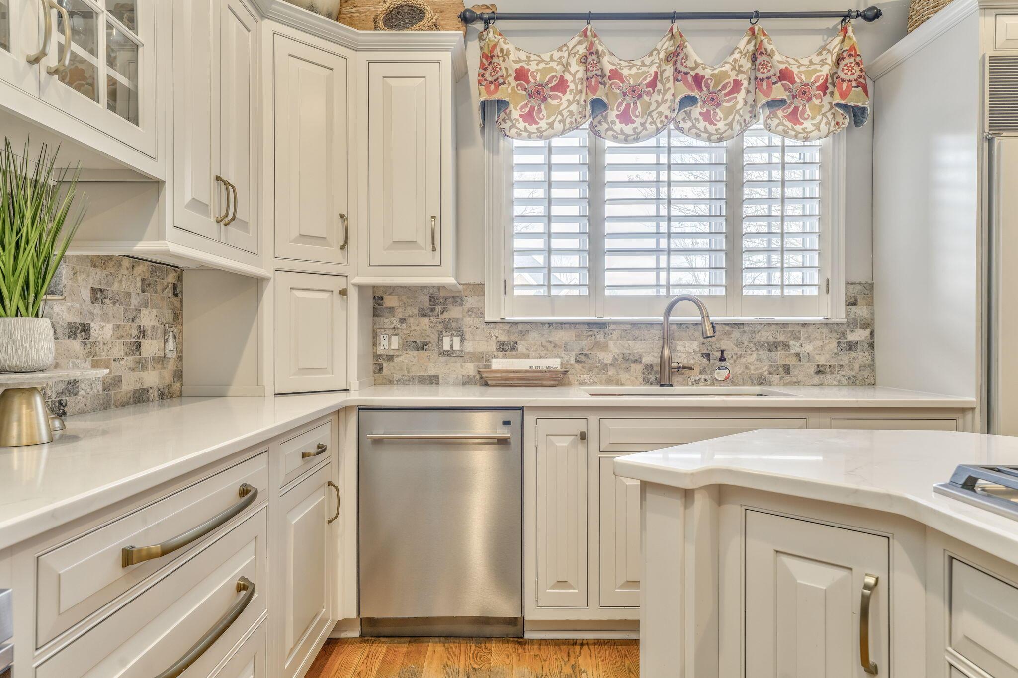 Dalton, Georgia, 30720, United States, 5 Bedrooms Bedrooms, ,7 BathroomsBathrooms,Residential,For Sale,1728707